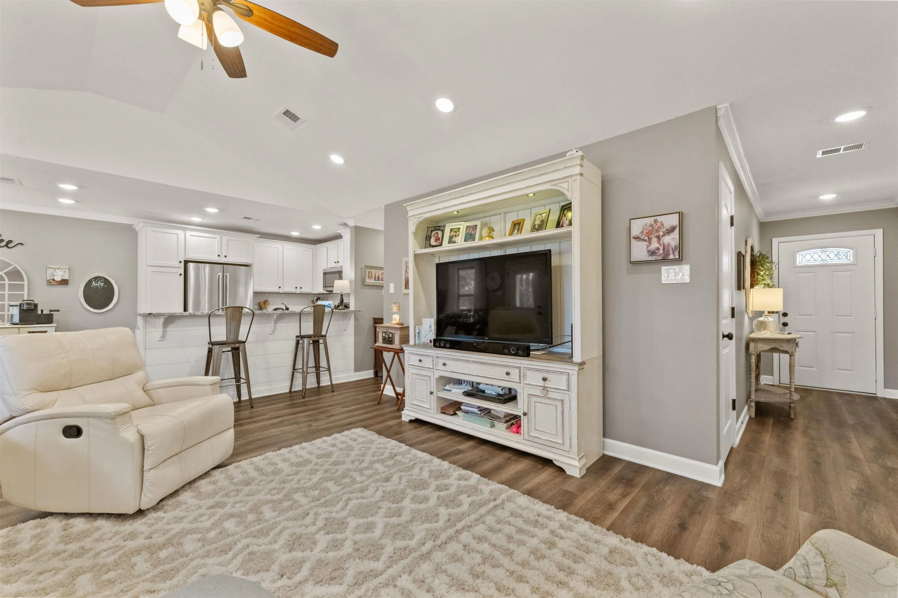 Property at 95  Buena vista - Image 3
