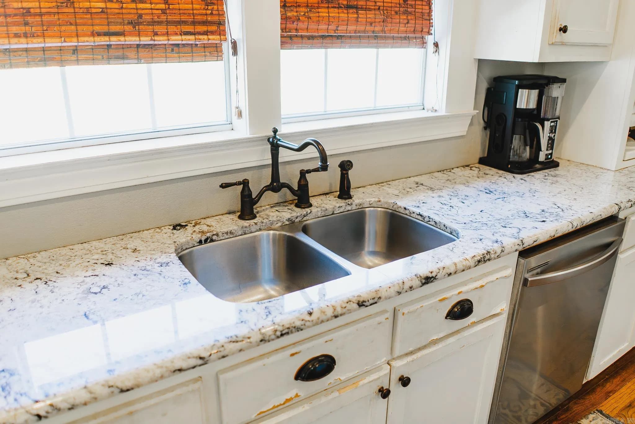 Property at 542 S Main - Image 17