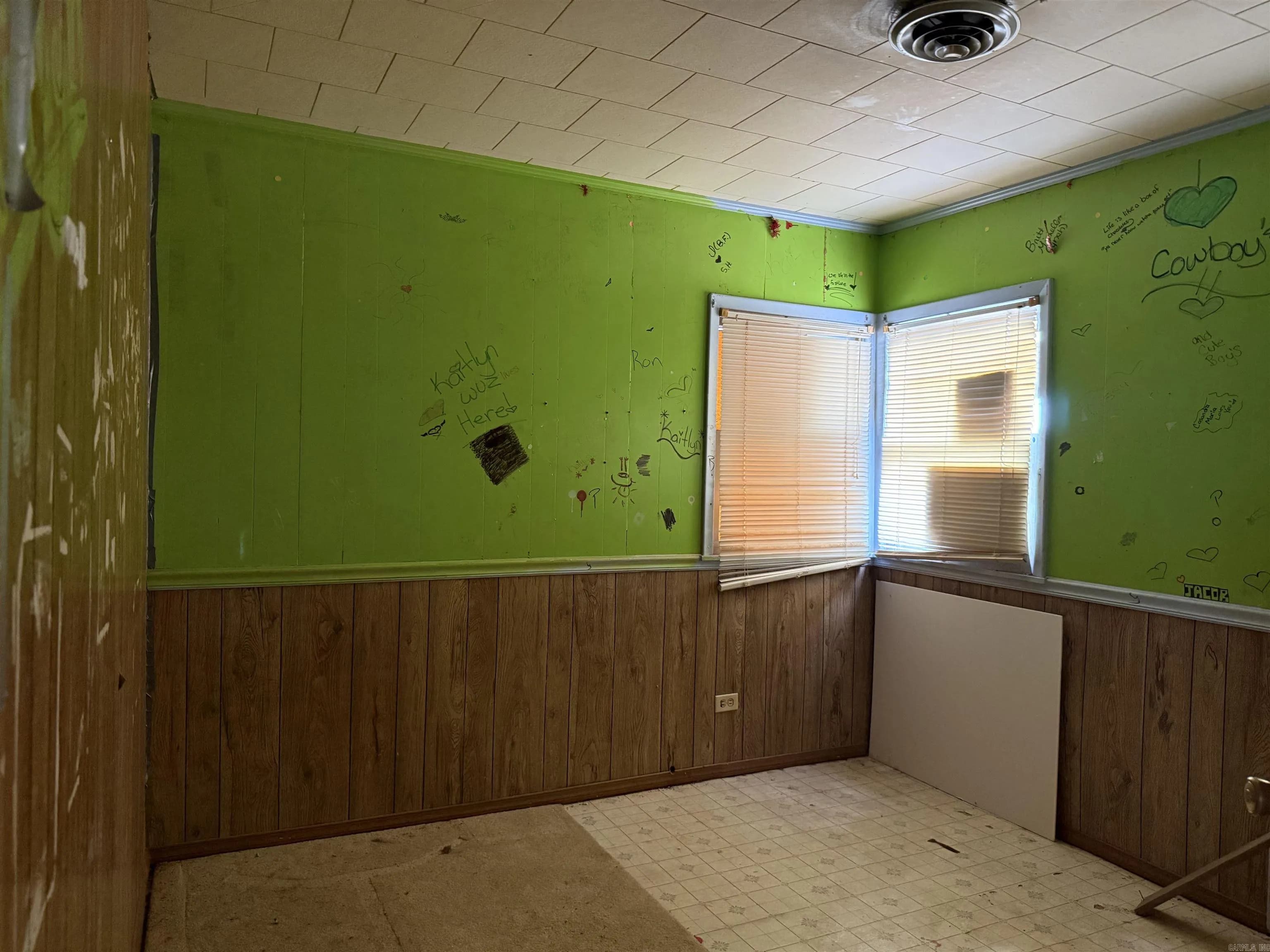 Property at 306 S 14 - Image 5