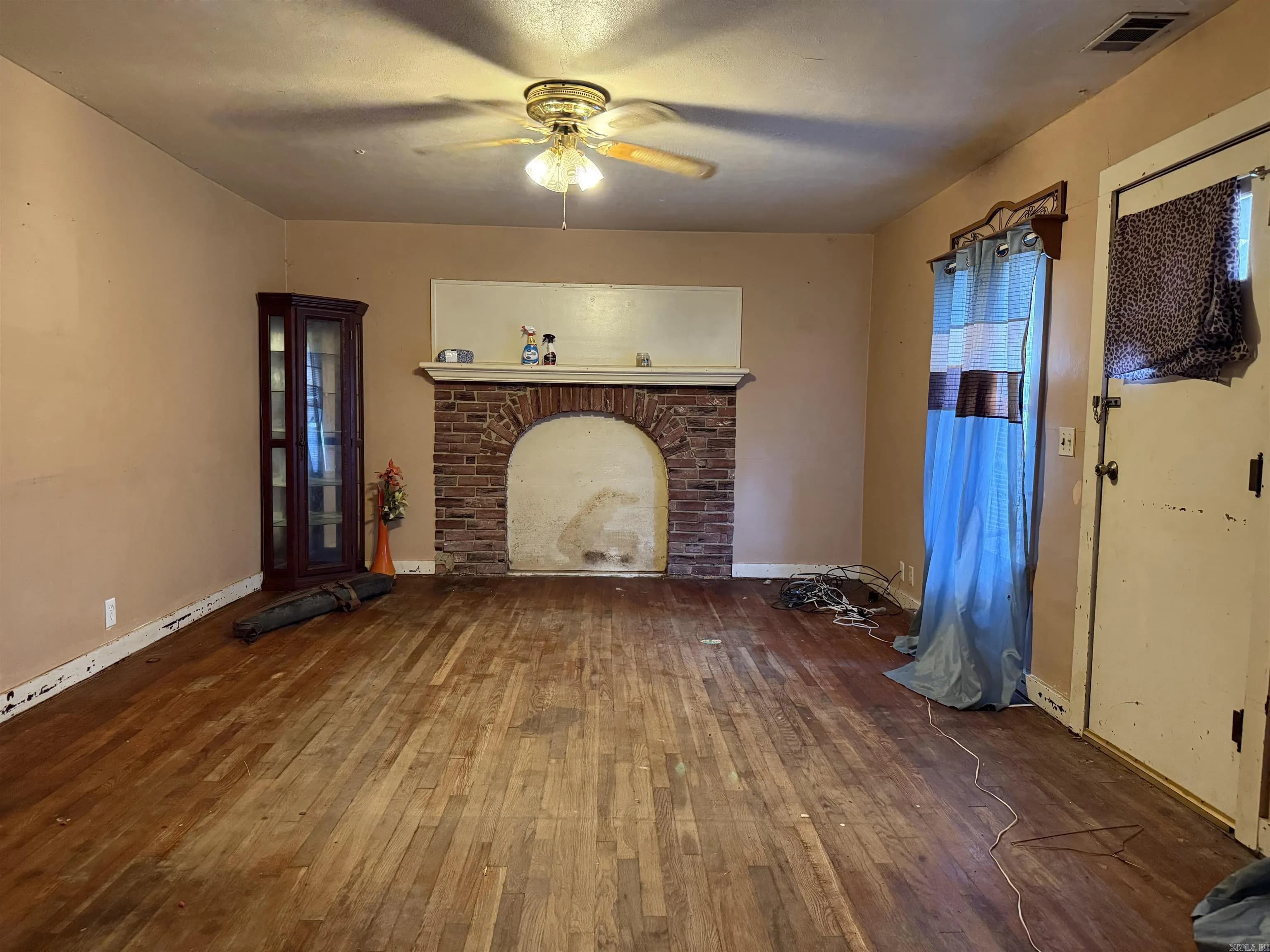 Property at 306 S 14 - Image 4