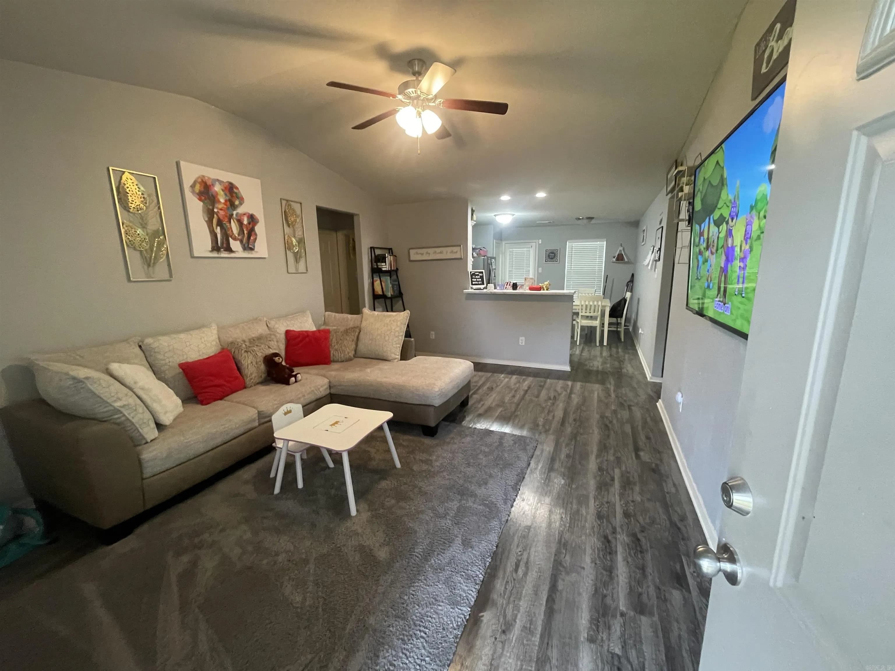 Property at 7057  Woodsgate cv - Image 4