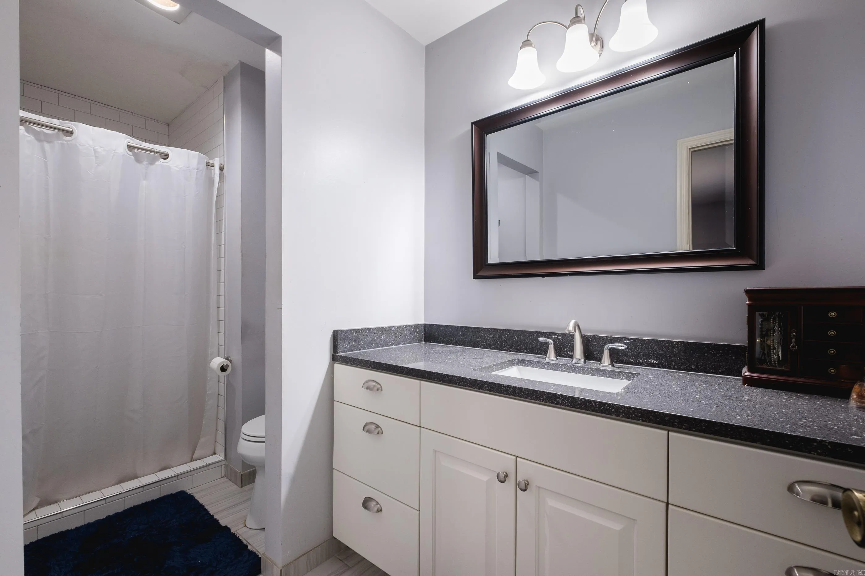 Property at 10  Marble - Image 21