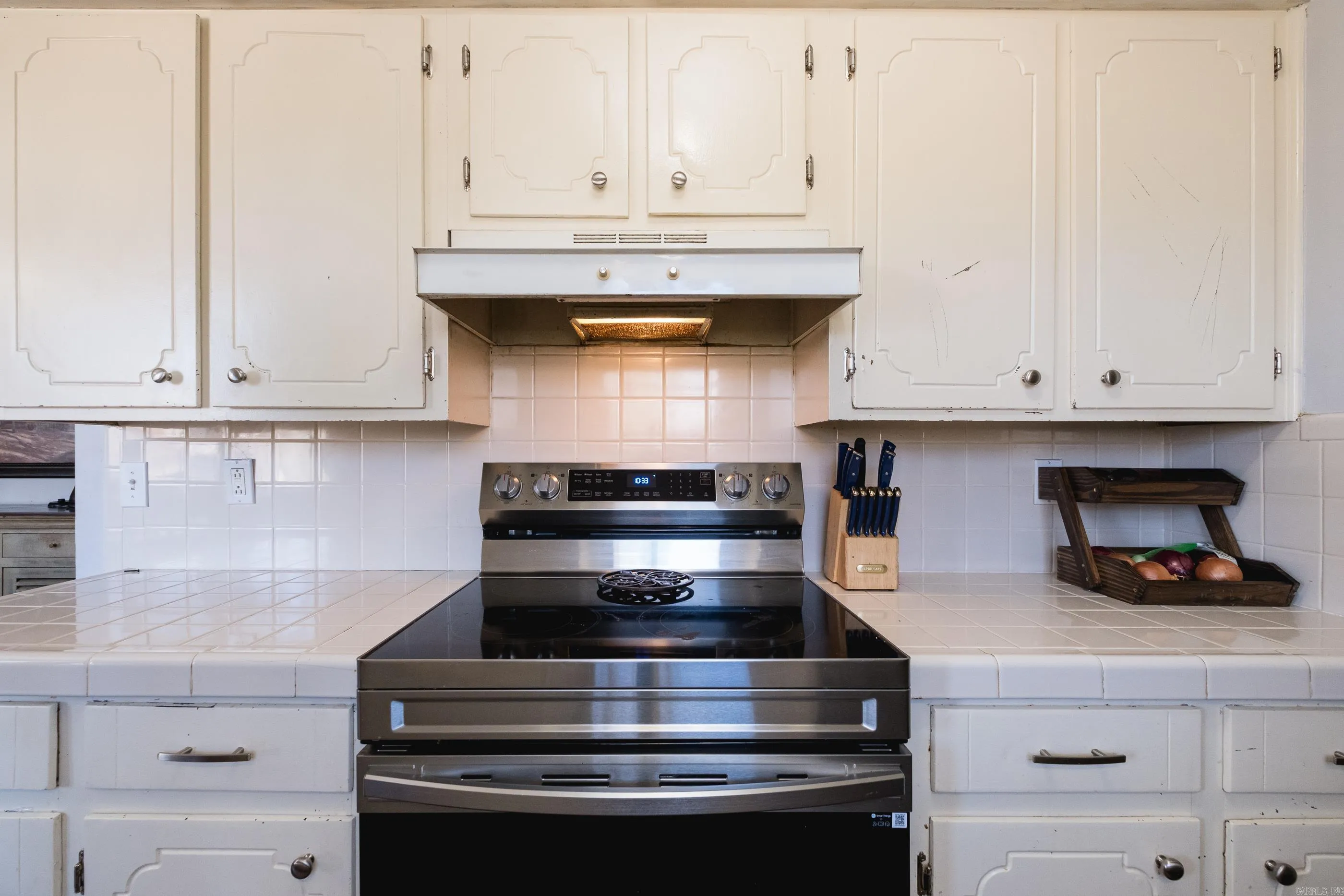 Property at 10  Marble - Image 15