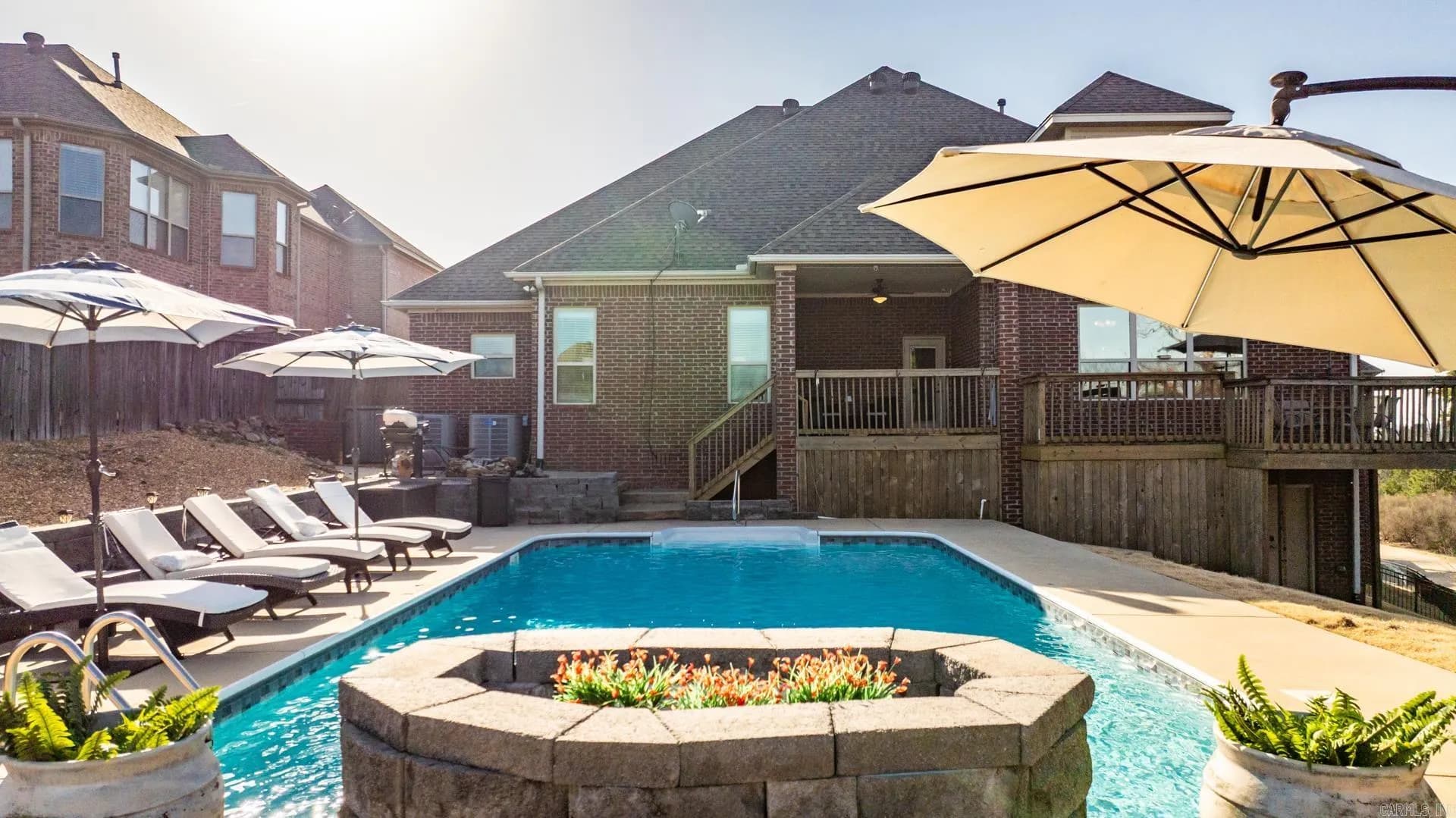 Property at 16  Crestview - Image 41