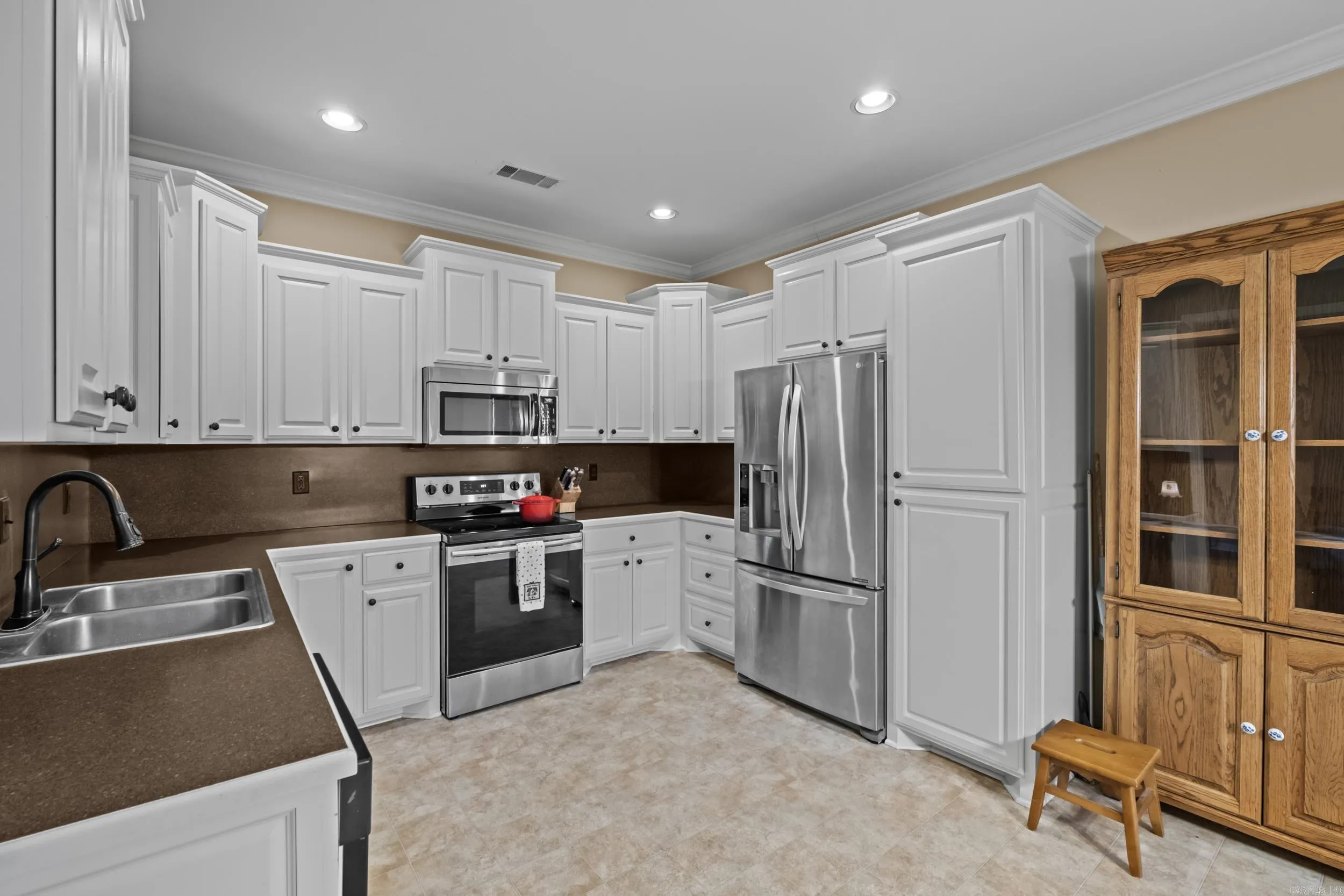 Property at 916  Greystone - Image 8