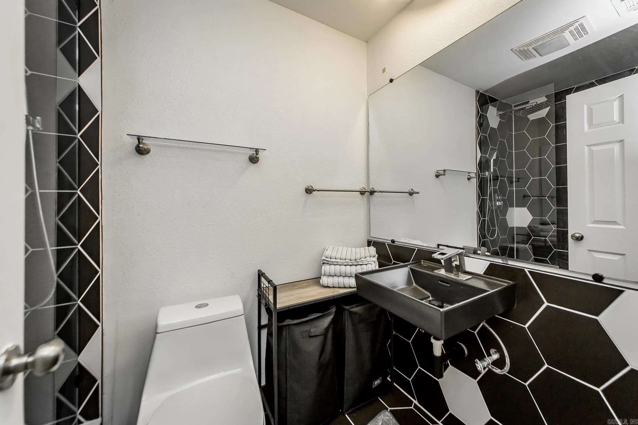 Property at 2322  Southgate - Image 21
