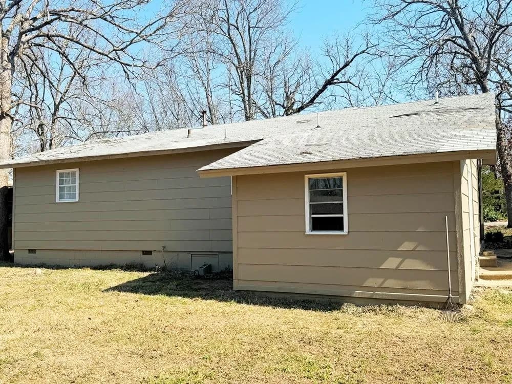 Property at 128  Hiawatha - Image 14