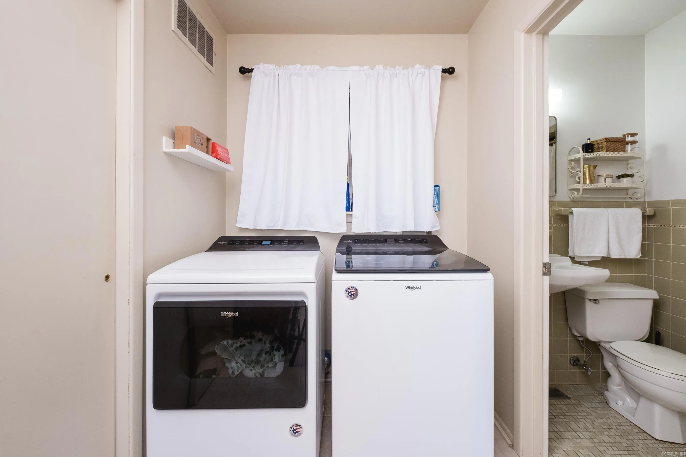 Property at 1009  Cherry hill - Image 26