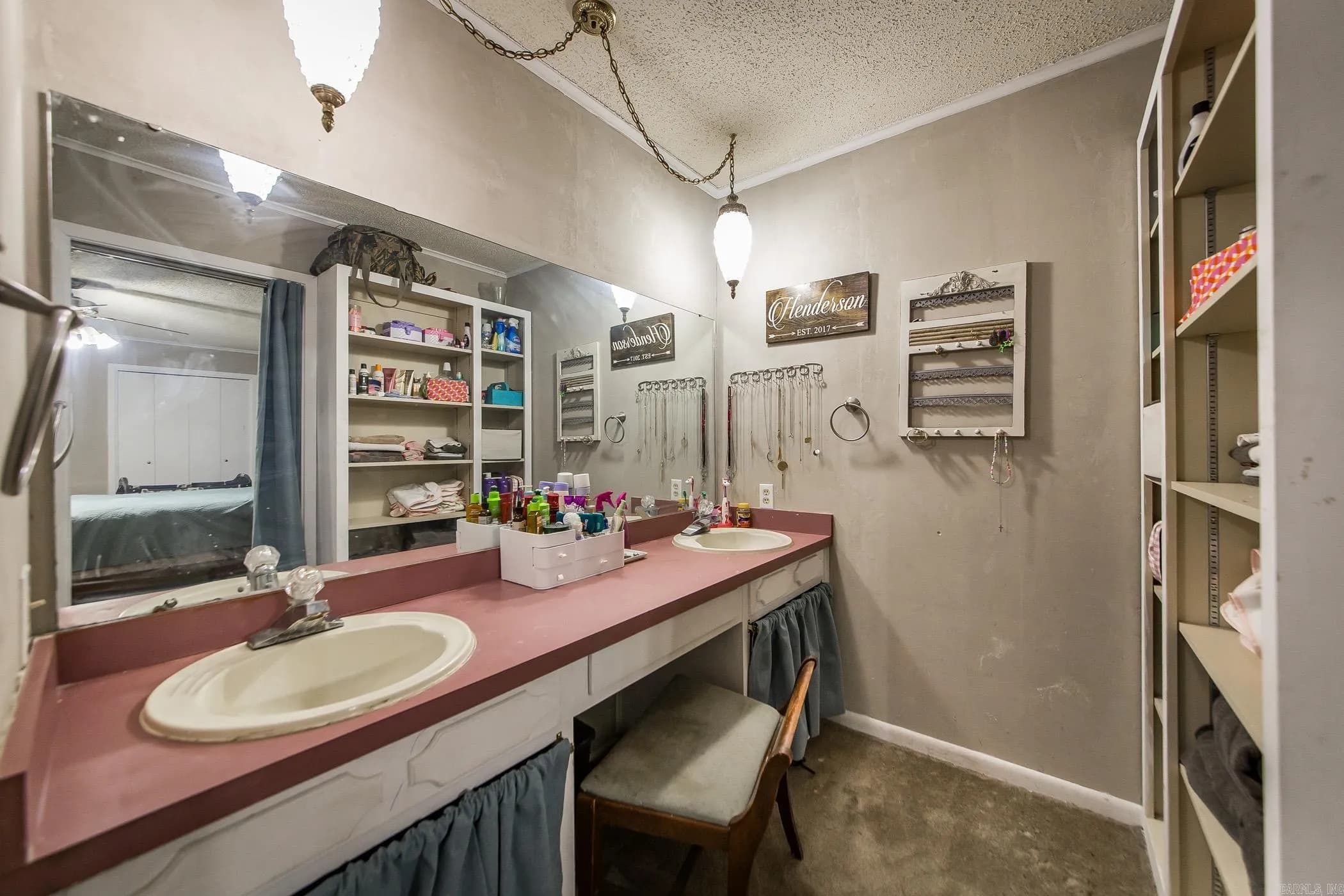 Property at 102  Walnut - Image 18