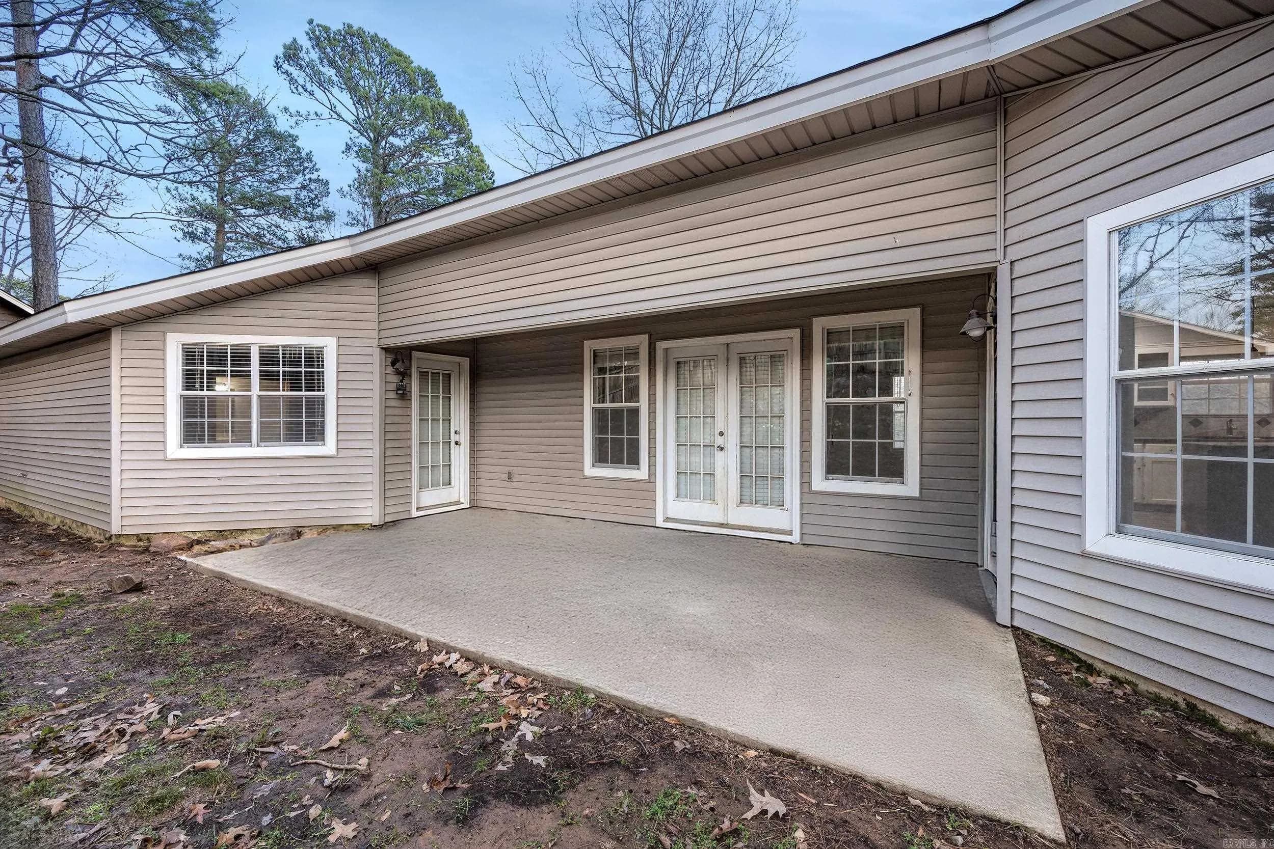 Property at 40  Vantage - Image 31