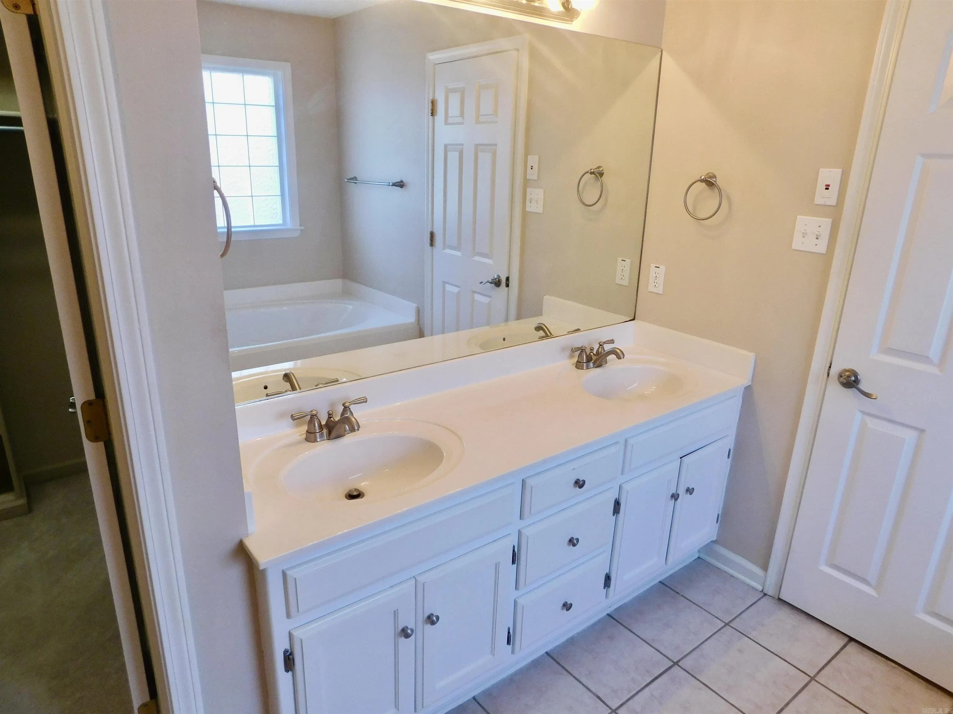 Property at 108  Carnelian - Image 28