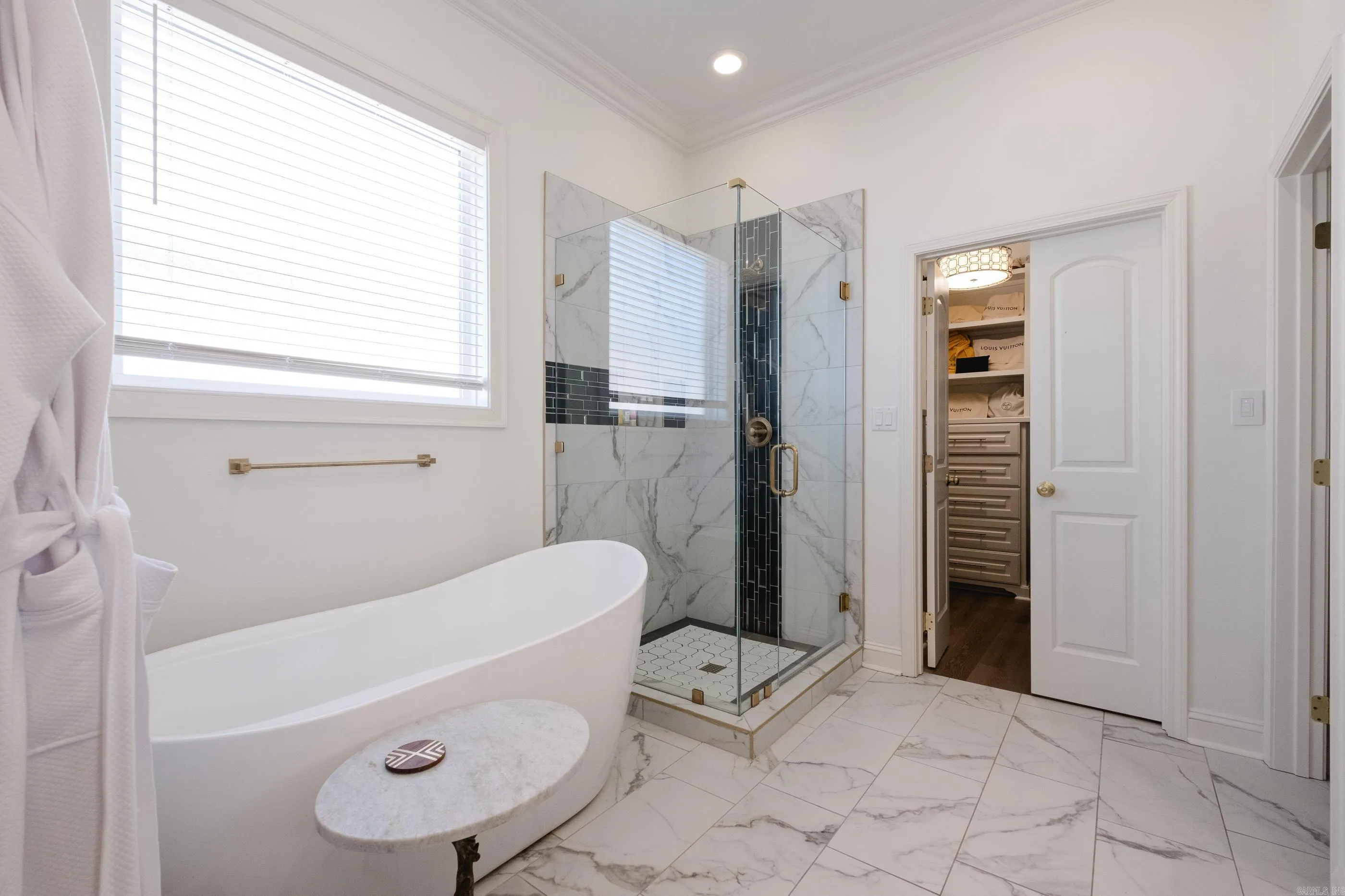 Property at 41  Wildwood - Image 39