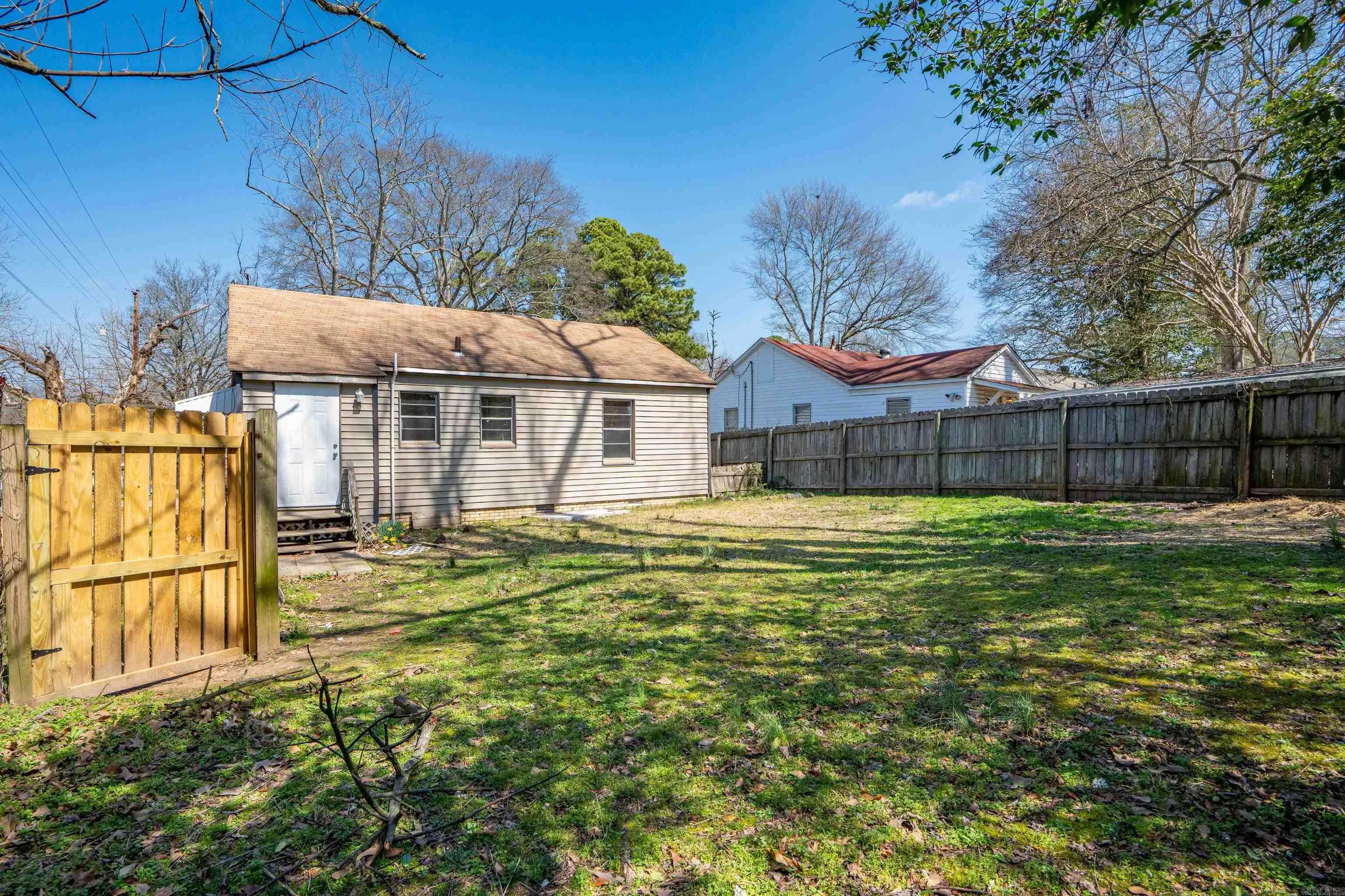 Property at 1501 E Highland - Image 22