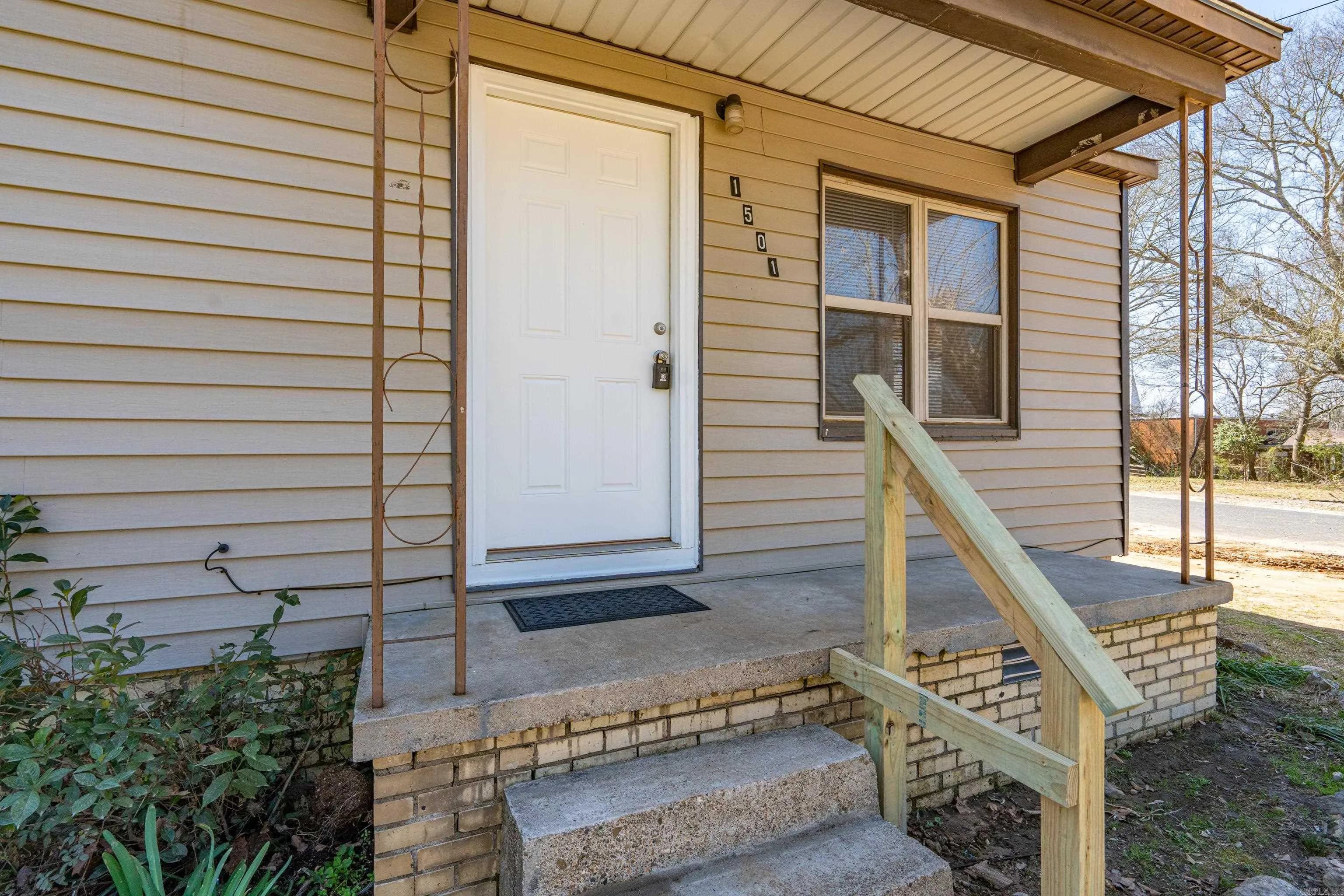 Property at 1501 E Highland - Image 23