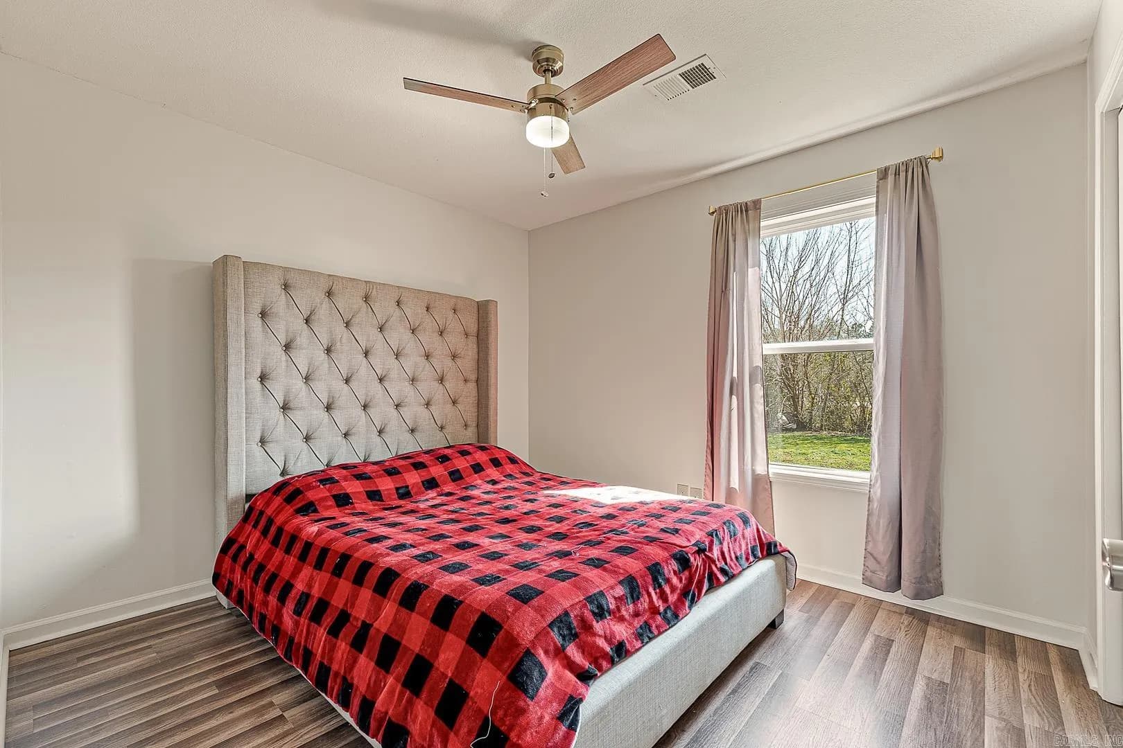 Property at 403  Jones - Image 12