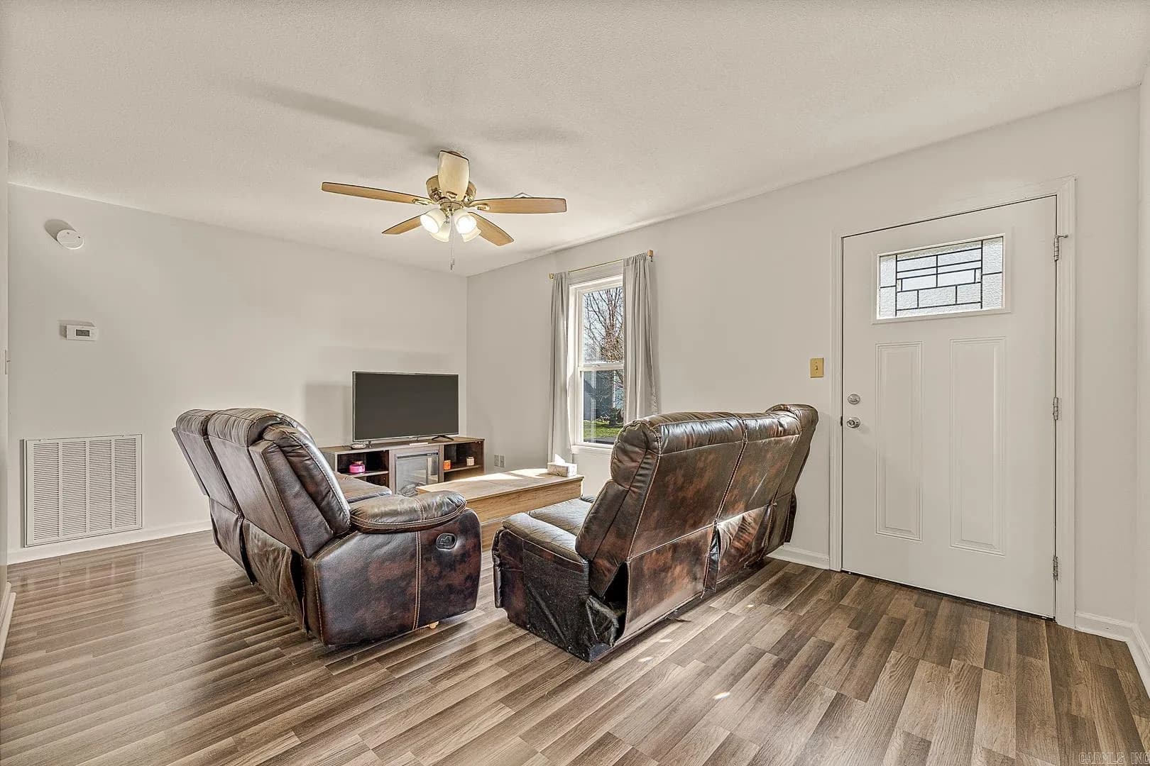 Property at 403  Jones - Image 11