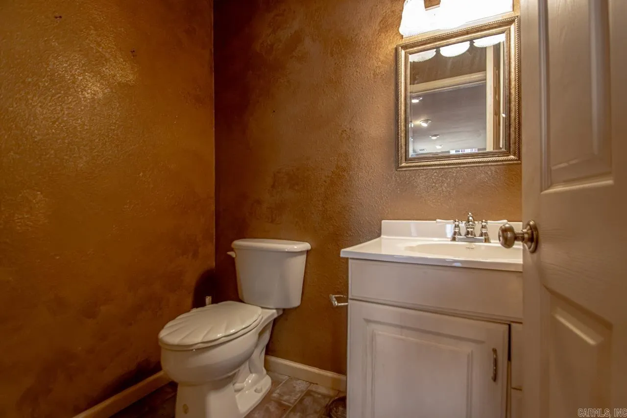 Property at 8836  Kristen - Image 37