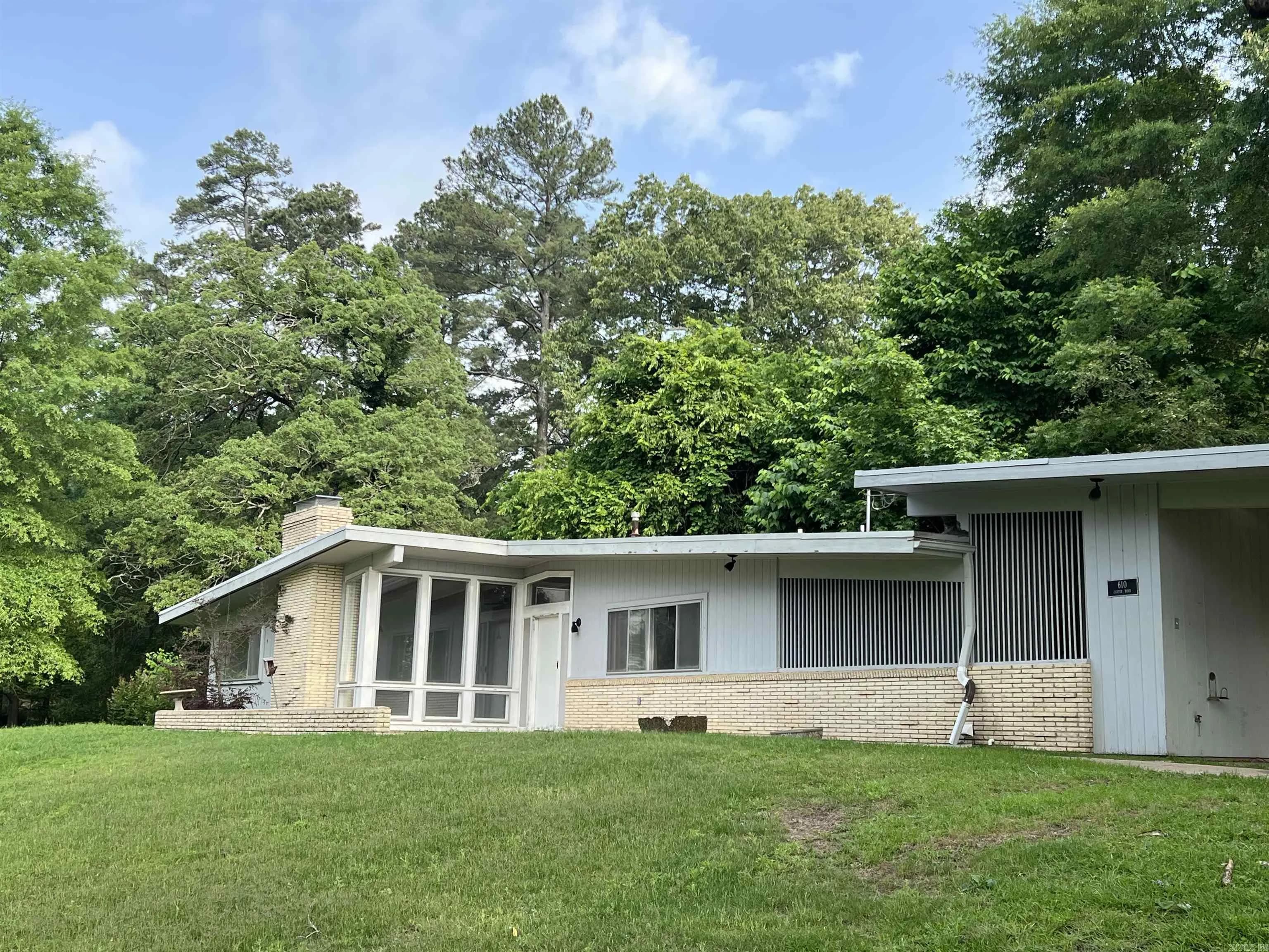 Property at 610  Carter - Image 1