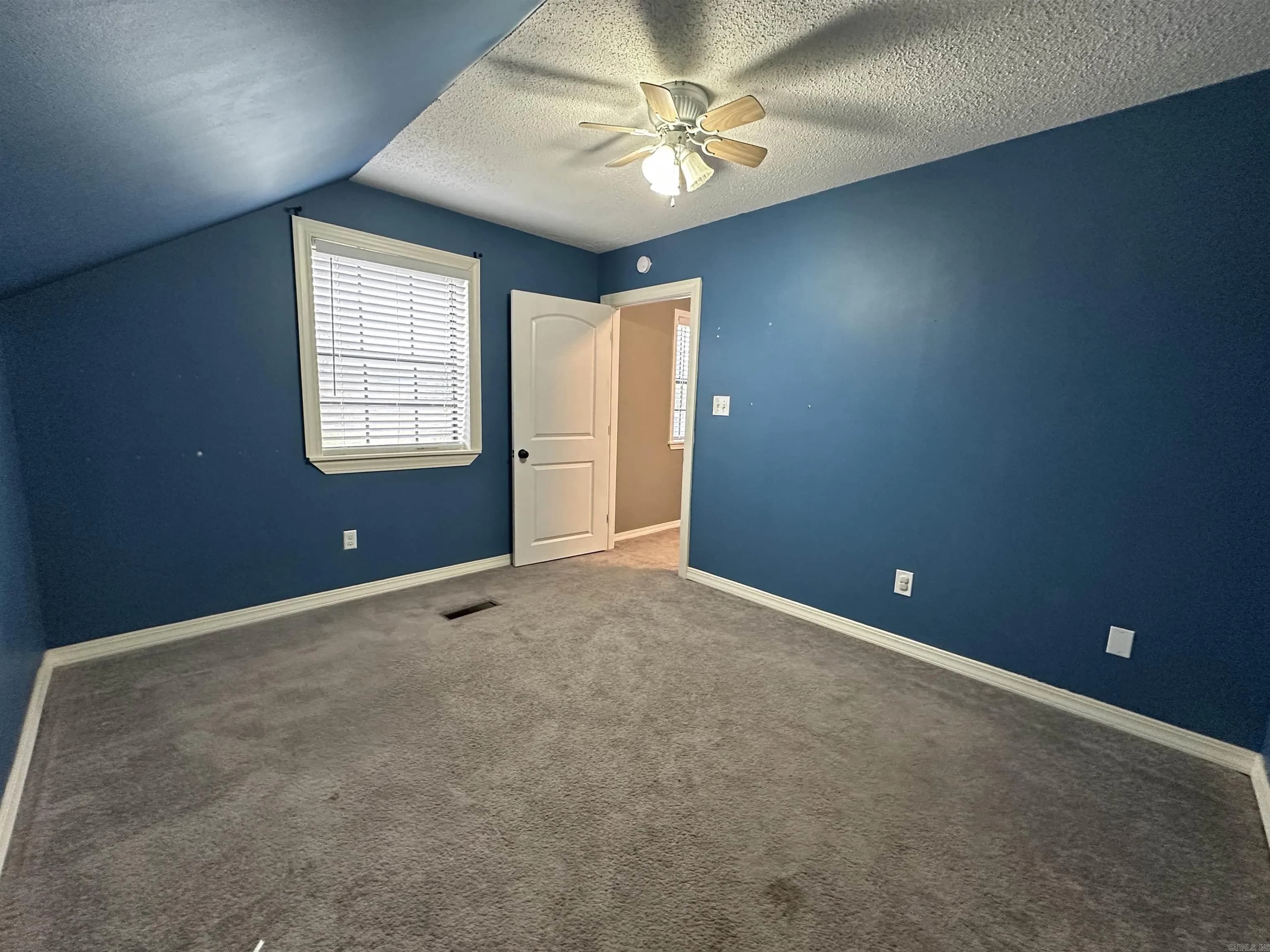 Property at 9 S Mt olive - Image 17