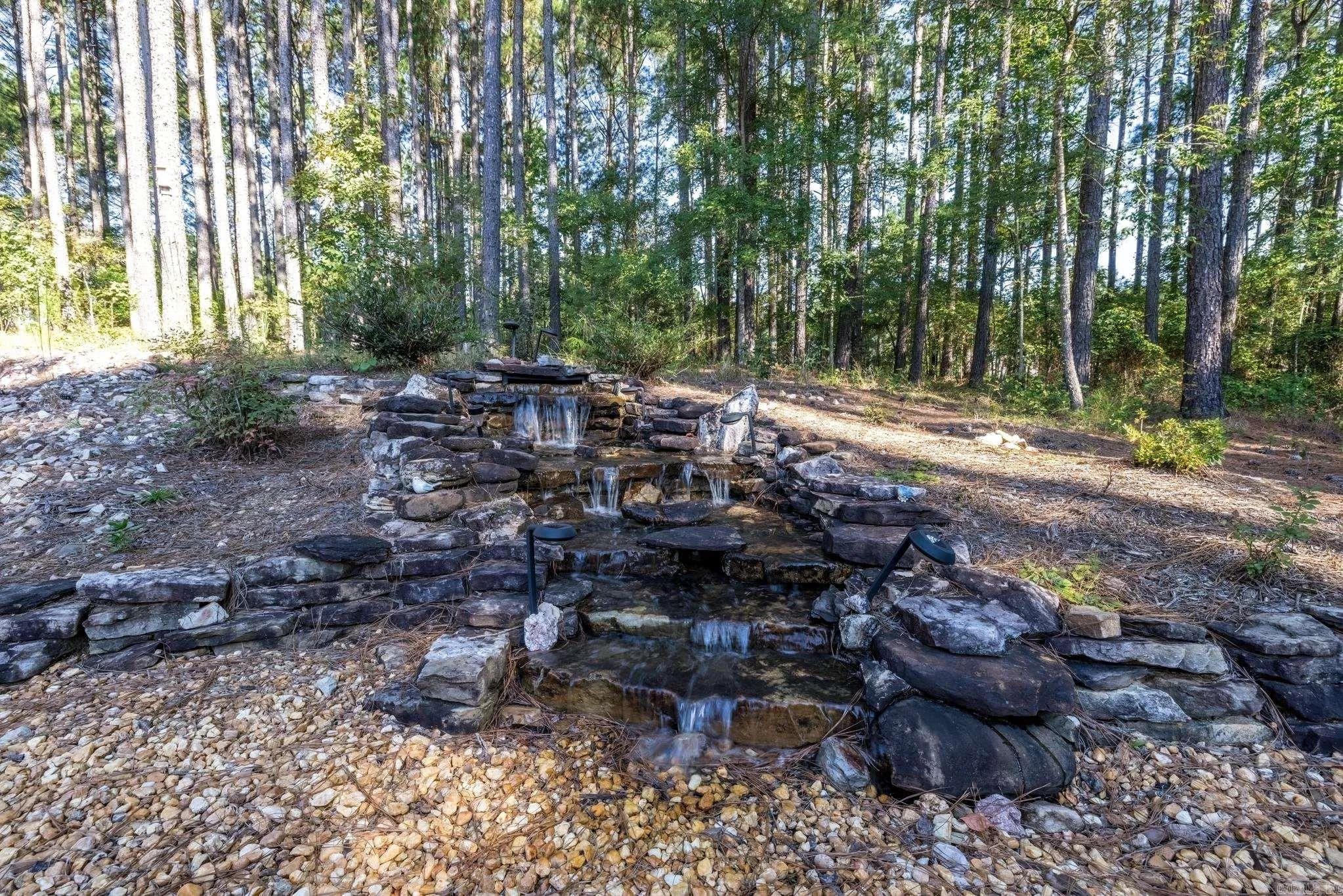 Property at 20  Victoria - Image 5