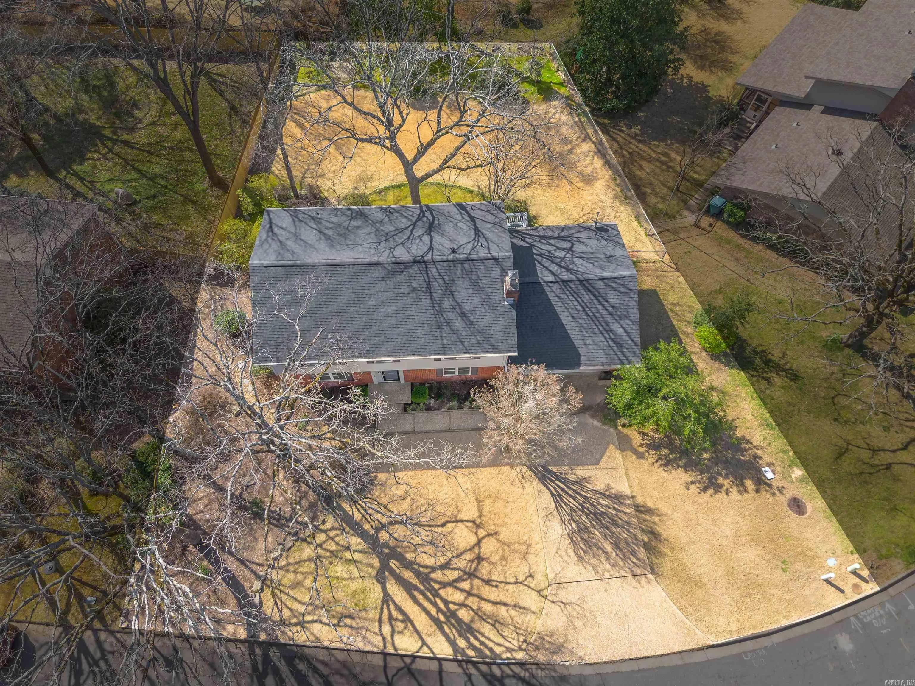 Property at 10807  Crestdale ln - Image 38