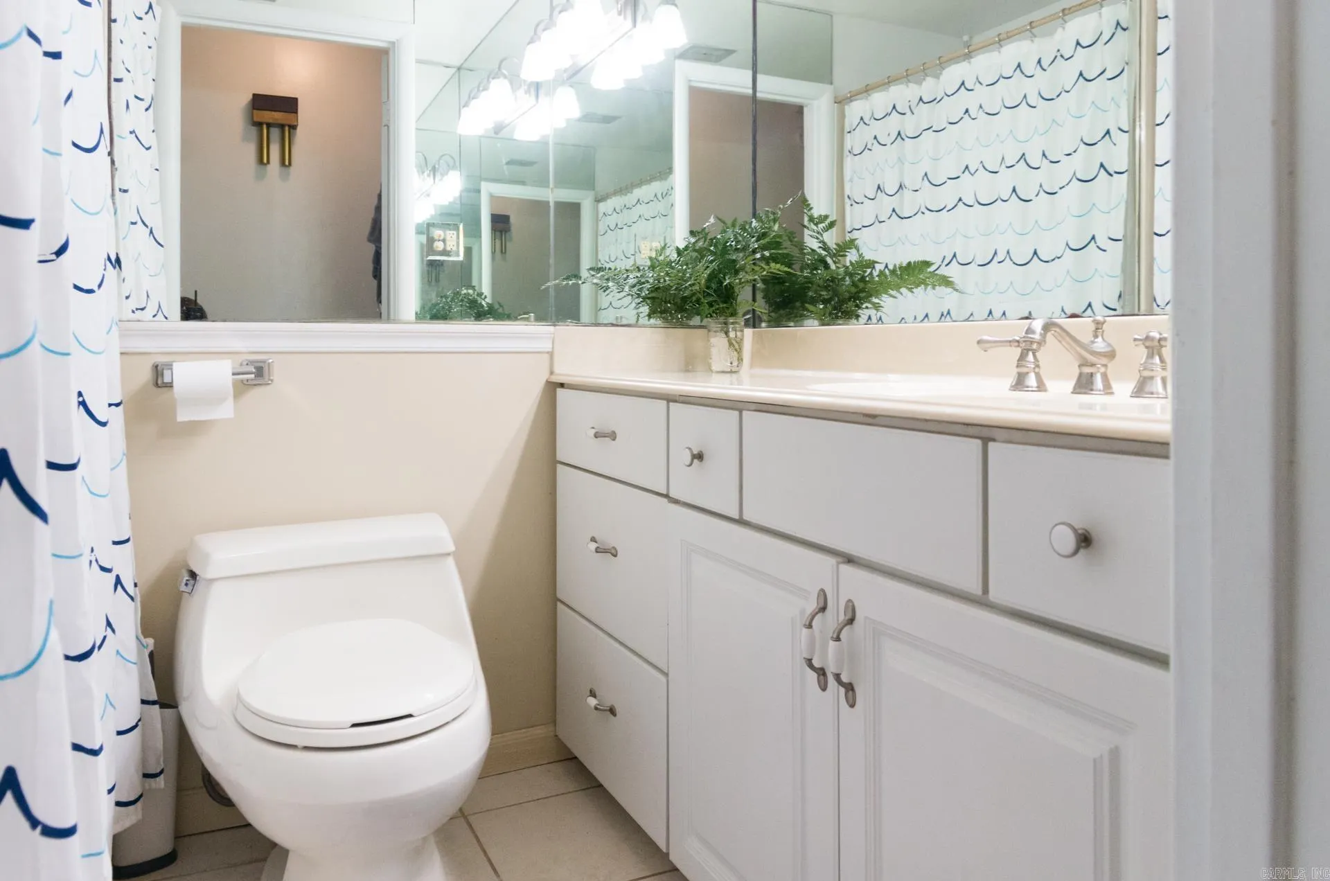 Property at 325  Oak - Image 17