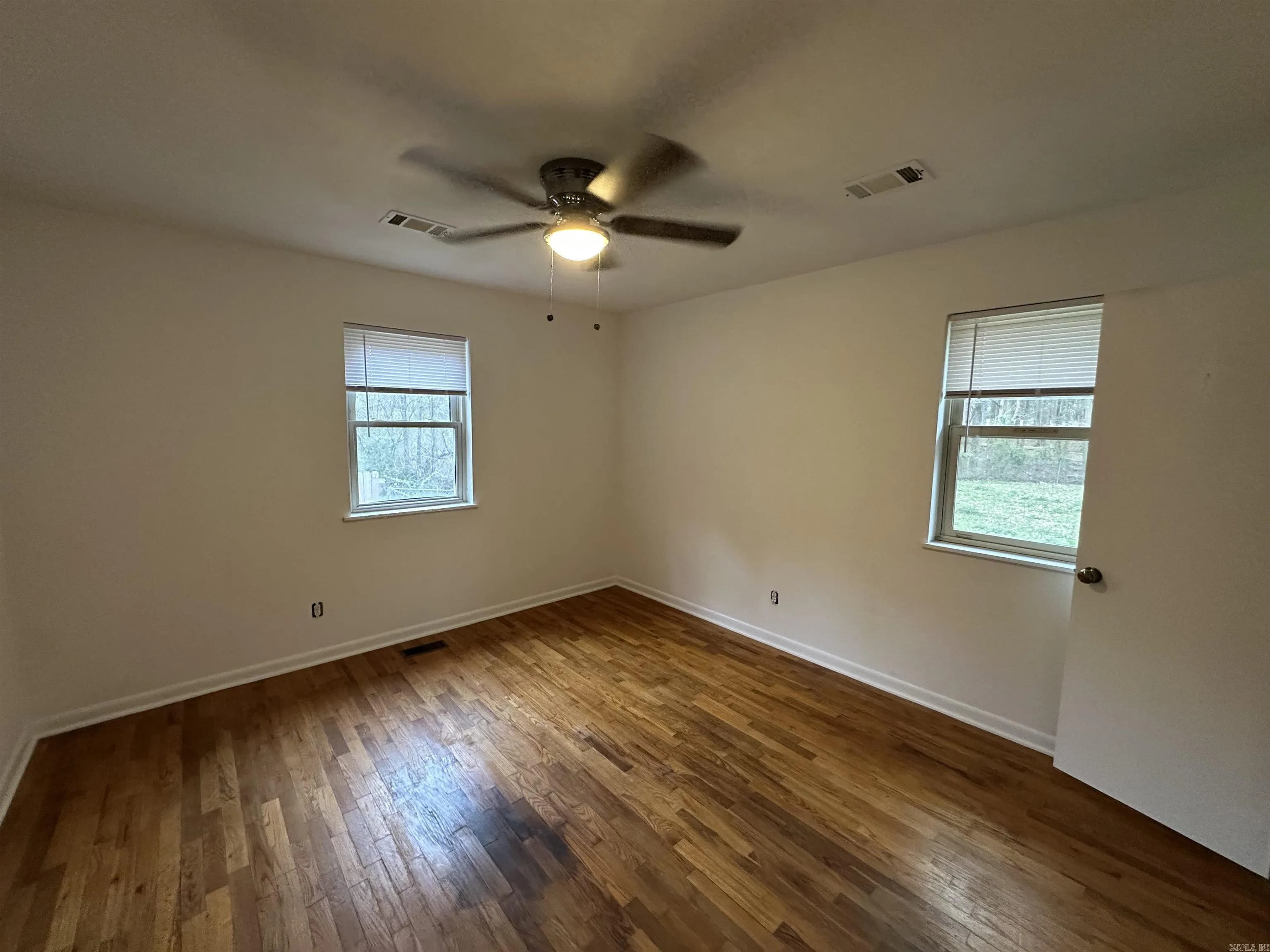 Property at 5009 W Hensley - Image 17