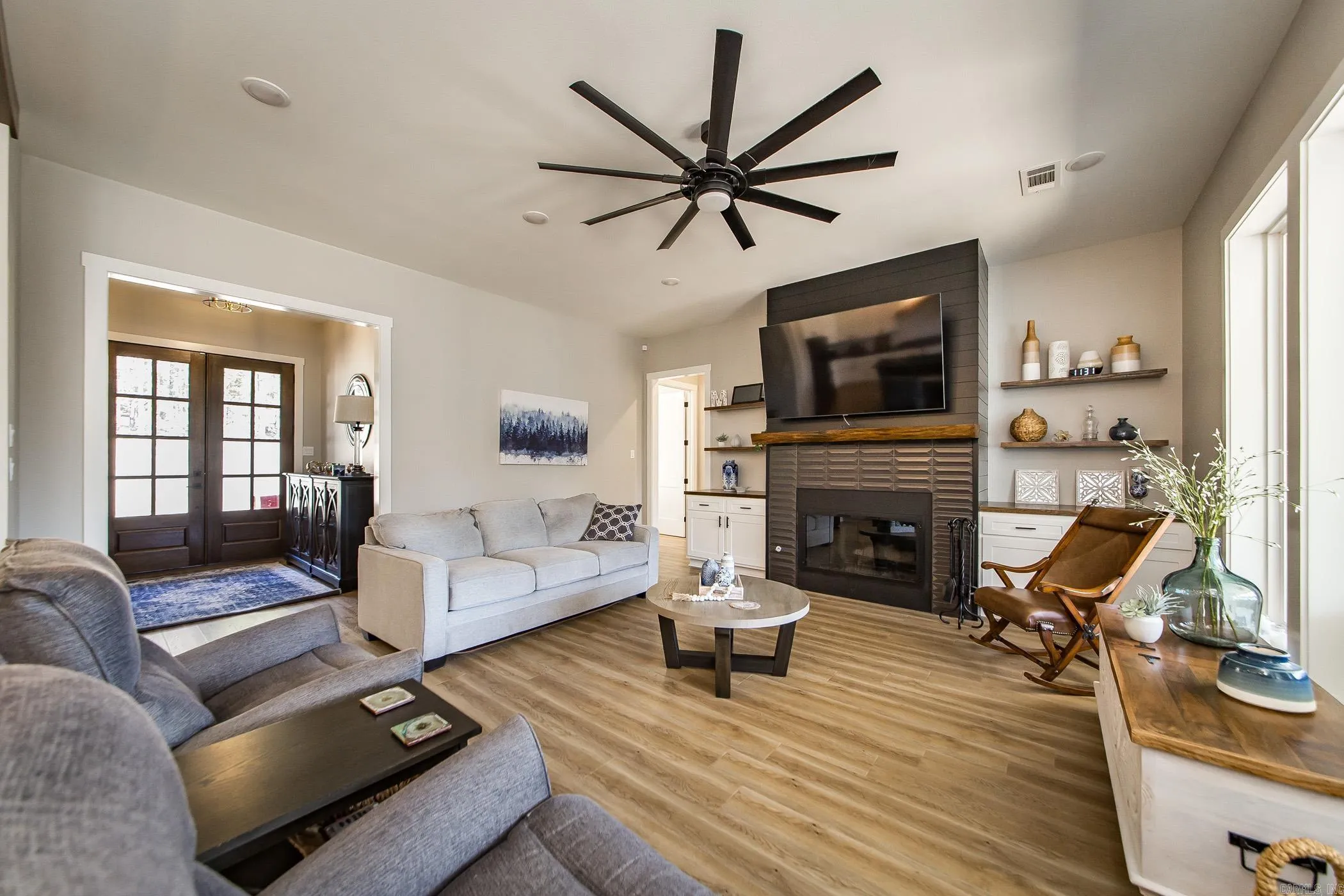 Property at 143  Lakeview - Image 7