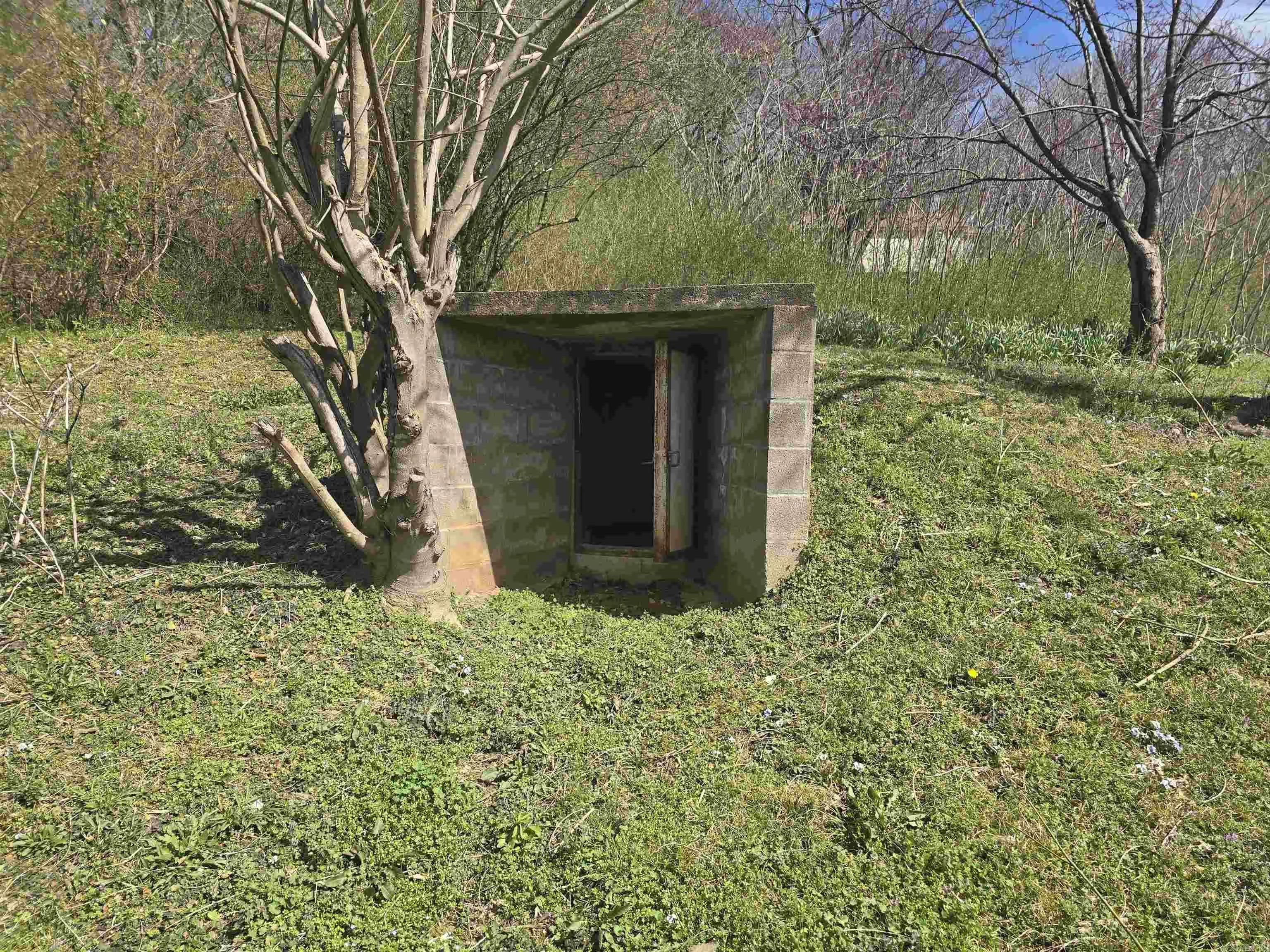 Property at 284  Sam - Image 26