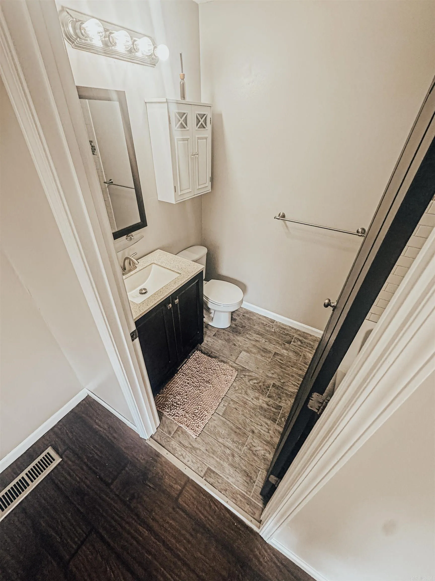 Property at 1252  Wade - Image 10