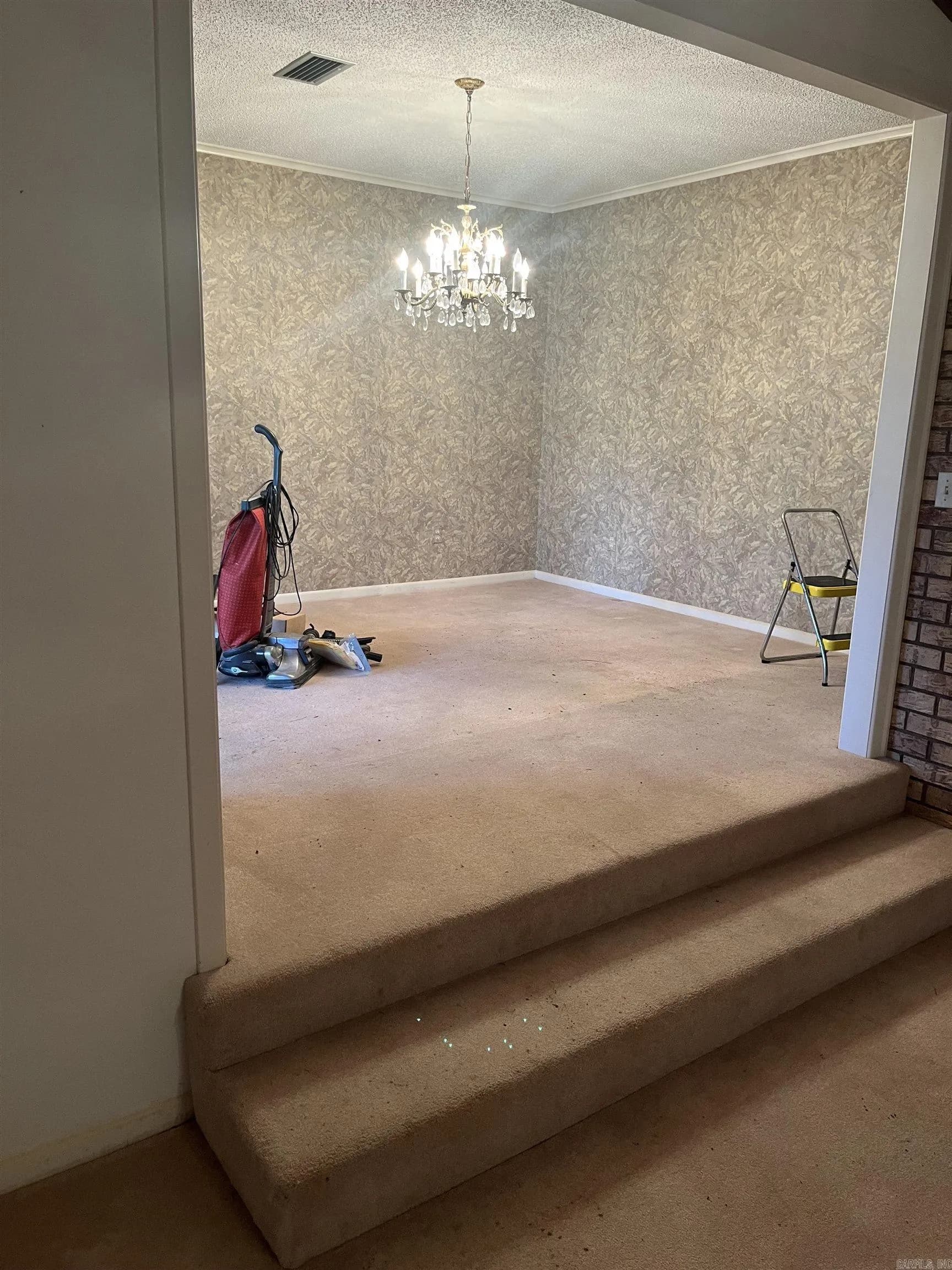 Property at 224  Chinquepin - Image 3