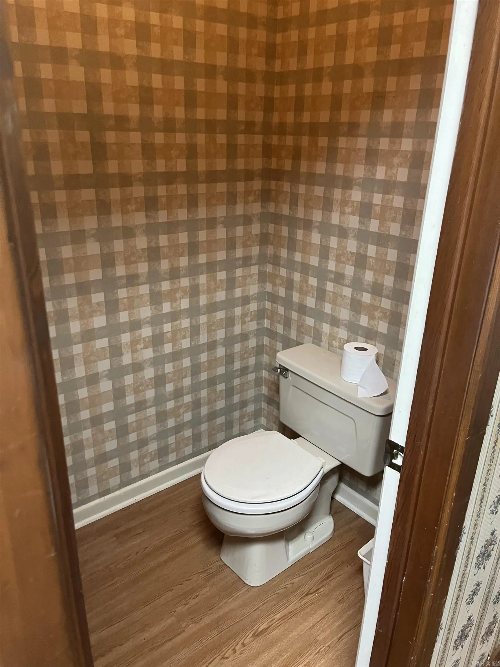 Property at 224  Chinquepin - Image 13