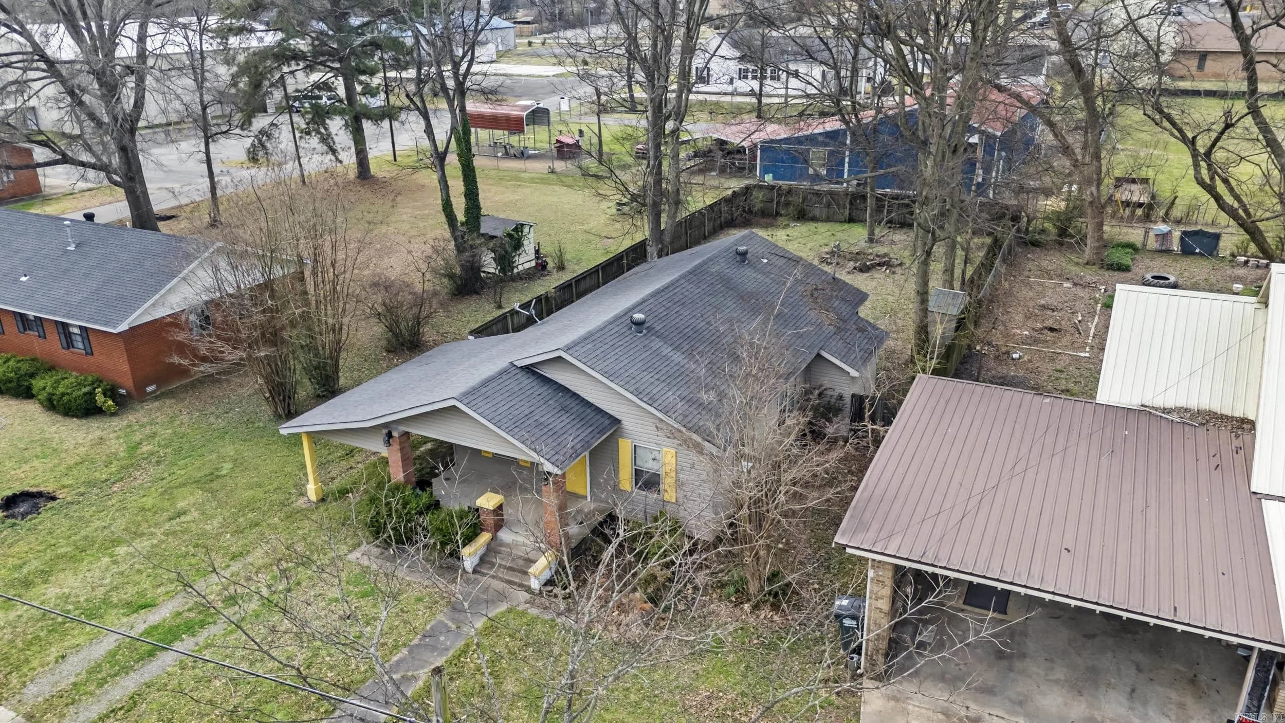 Property at 203 N Elm - Image 30