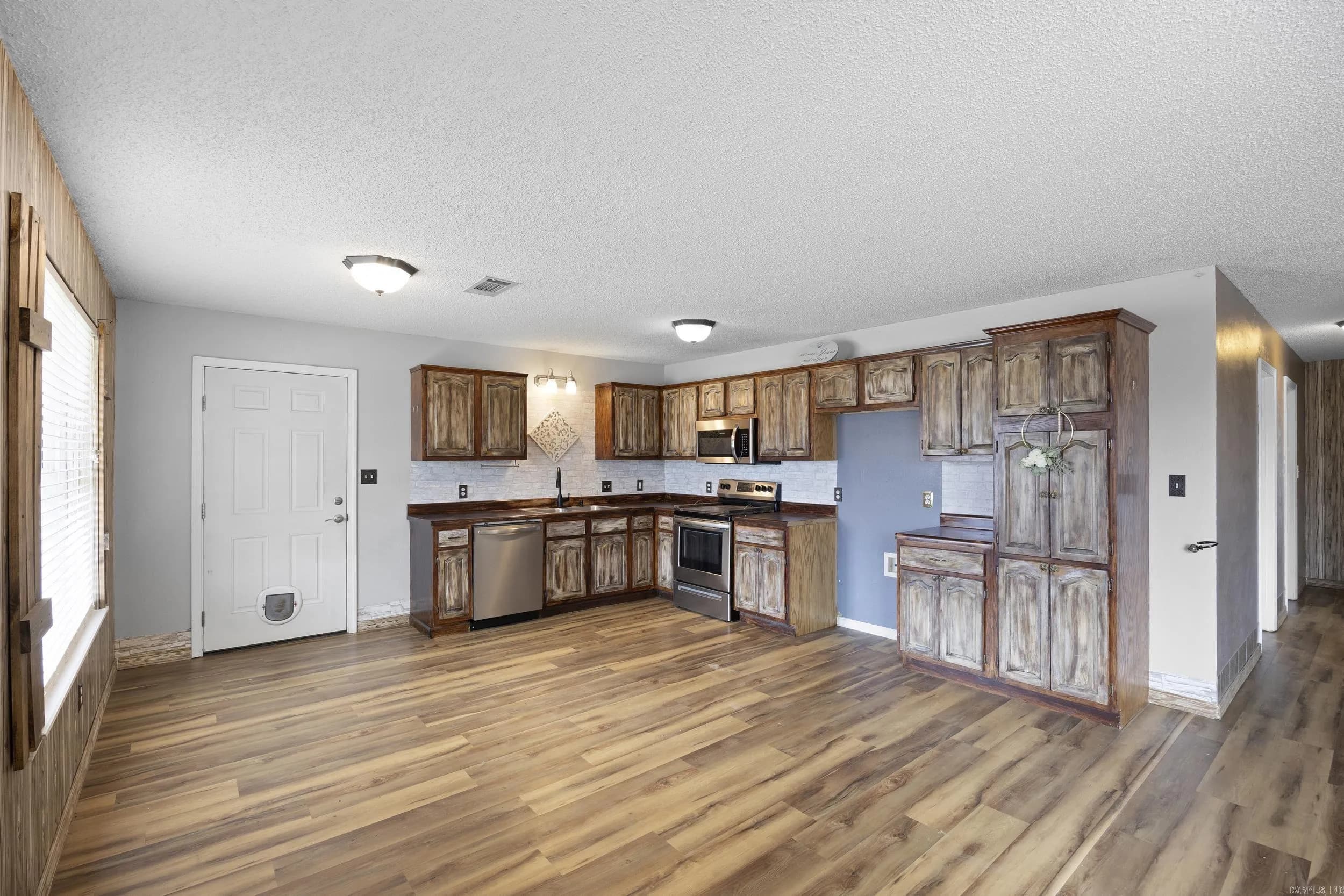 Property at 41  Mace - Image 12