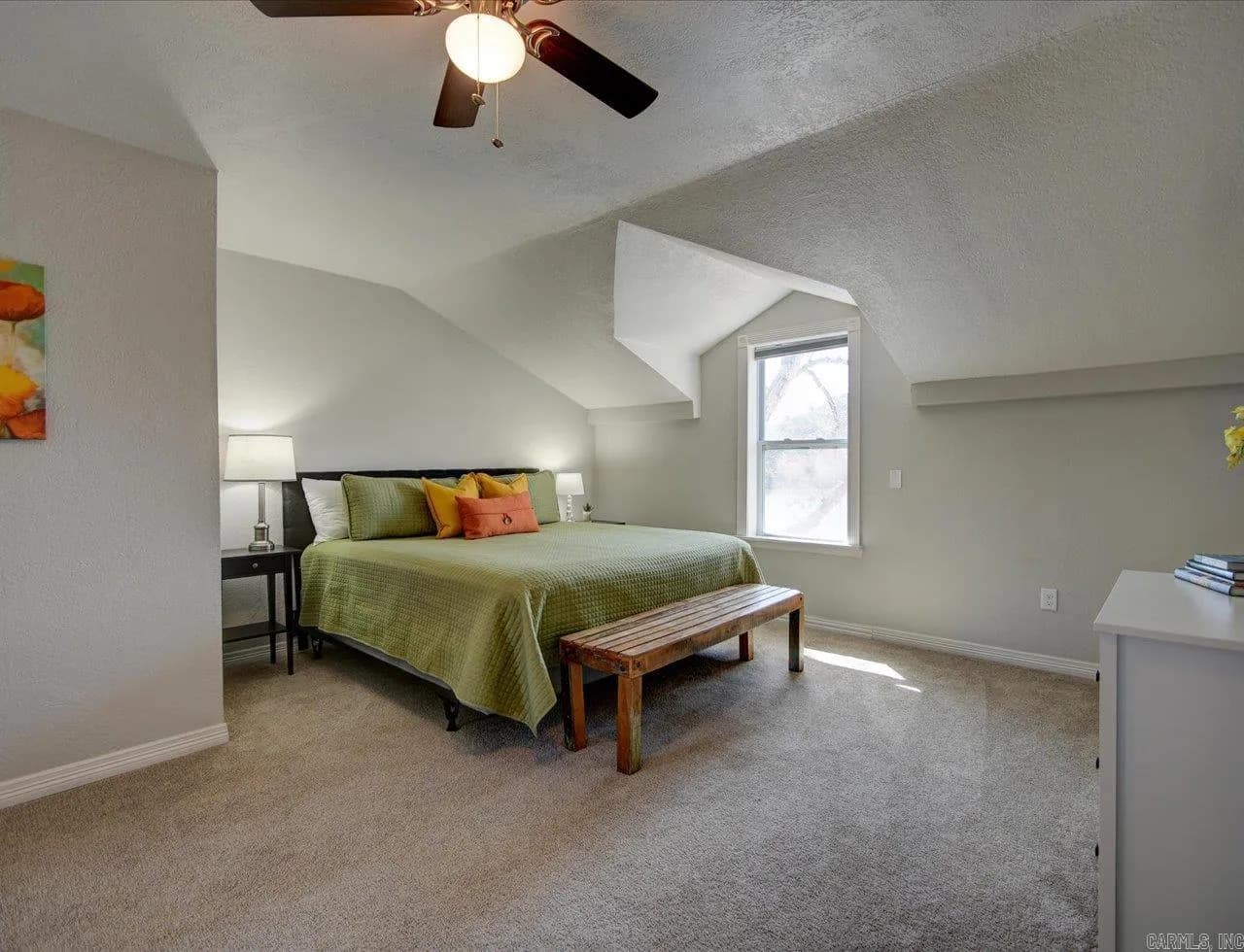 Property at 136  Riverside - Image 21