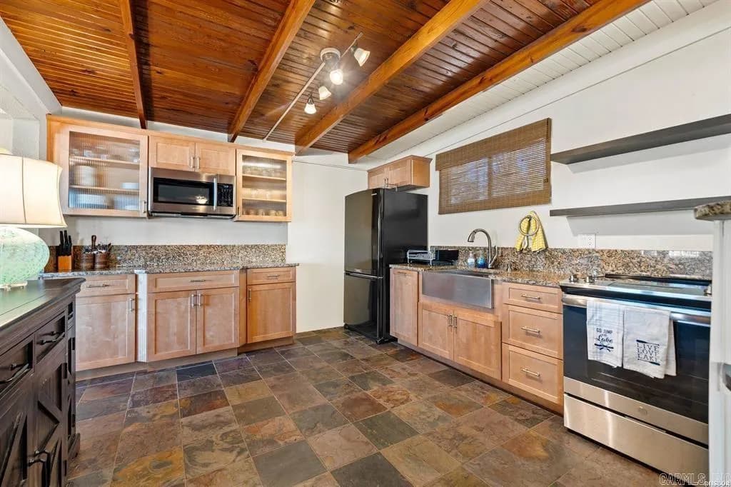 Property at 162  Burkwall - Image 10