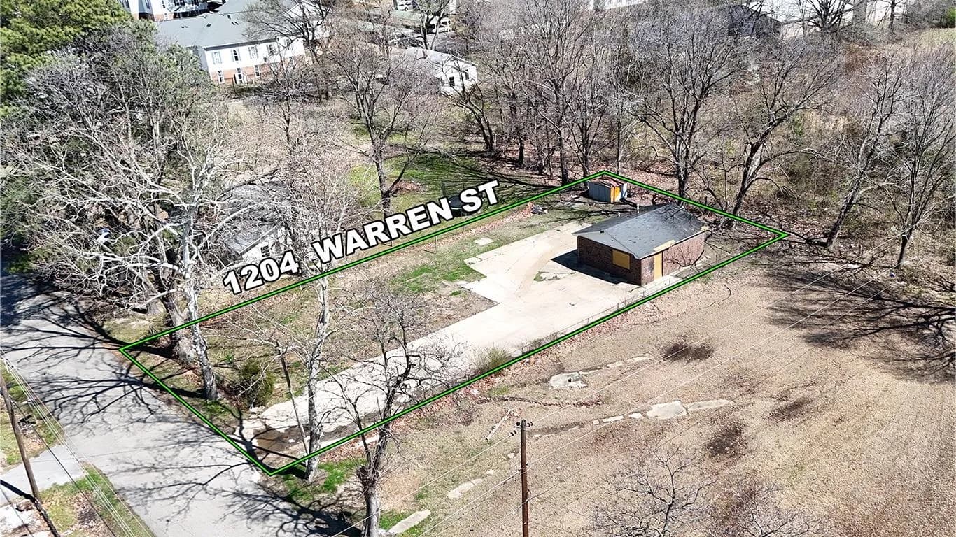 Property at 1204  Warren - Image 2