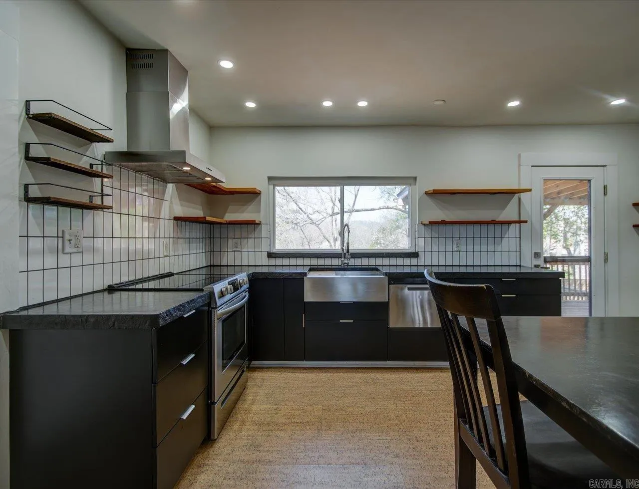 Property at 1727  Summer - Image 11
