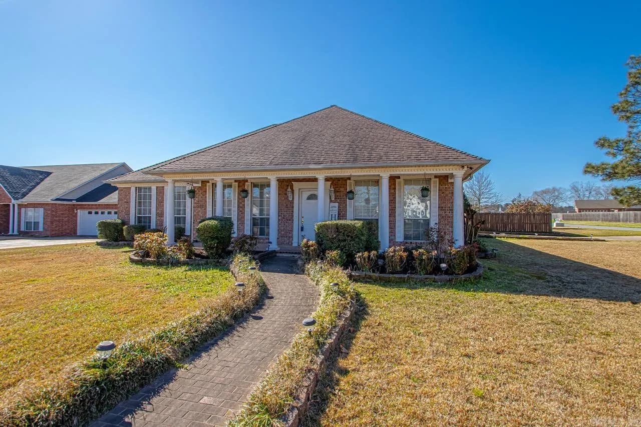 Property at 108  Fawn - Image 1