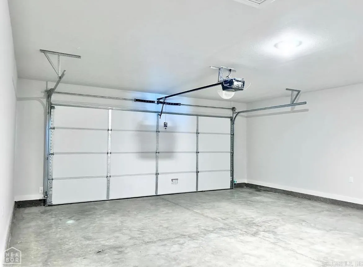 Property at 3602  Hawthorn - Image 19