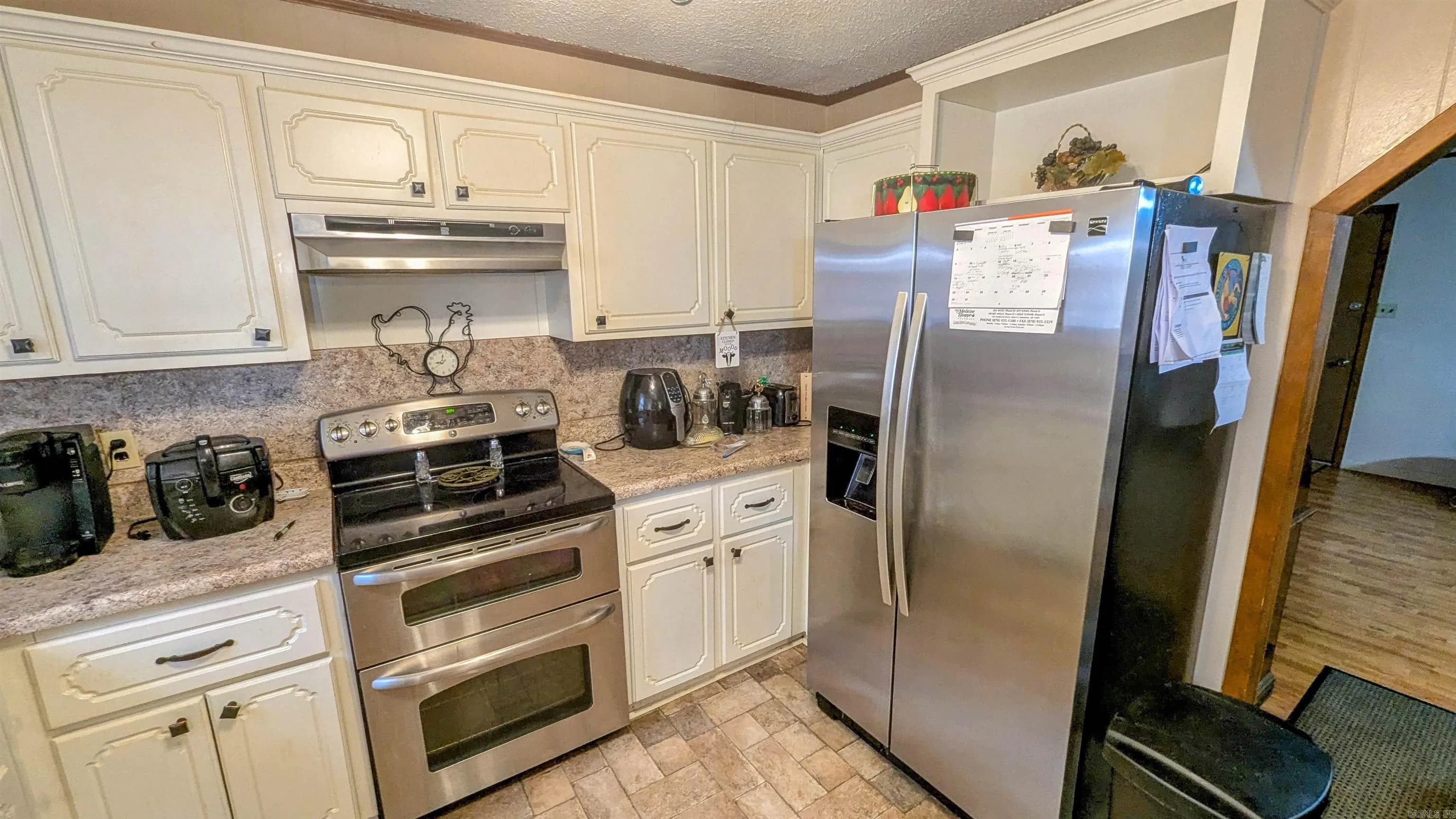 Property at 811  Strawfloor - Image 7
