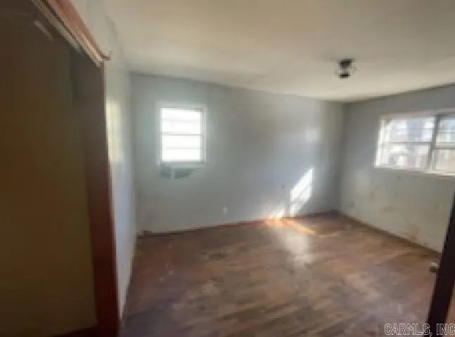 Property at 504 N 6th - Image 5