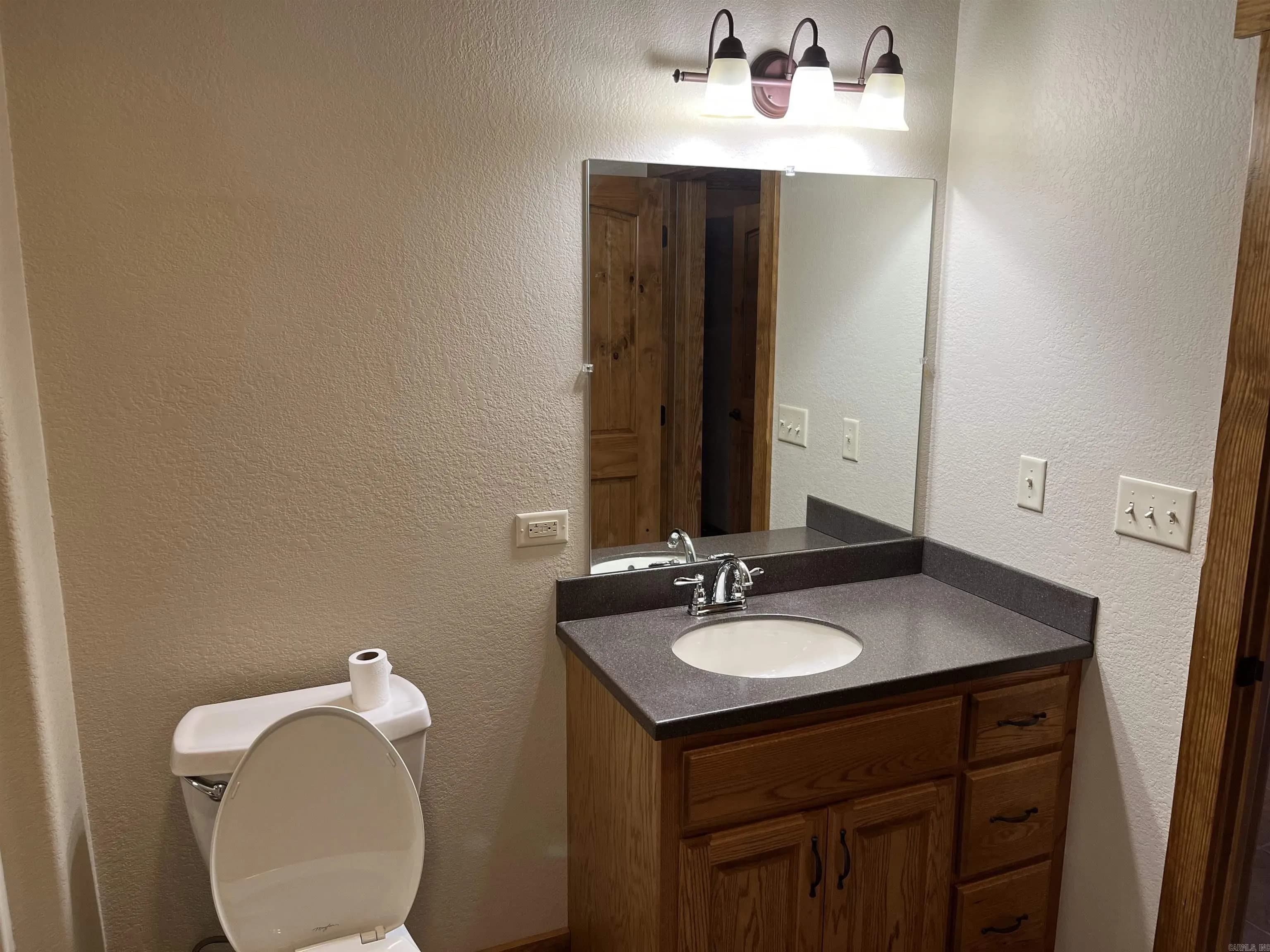Property at 300  River bluff - Image 13