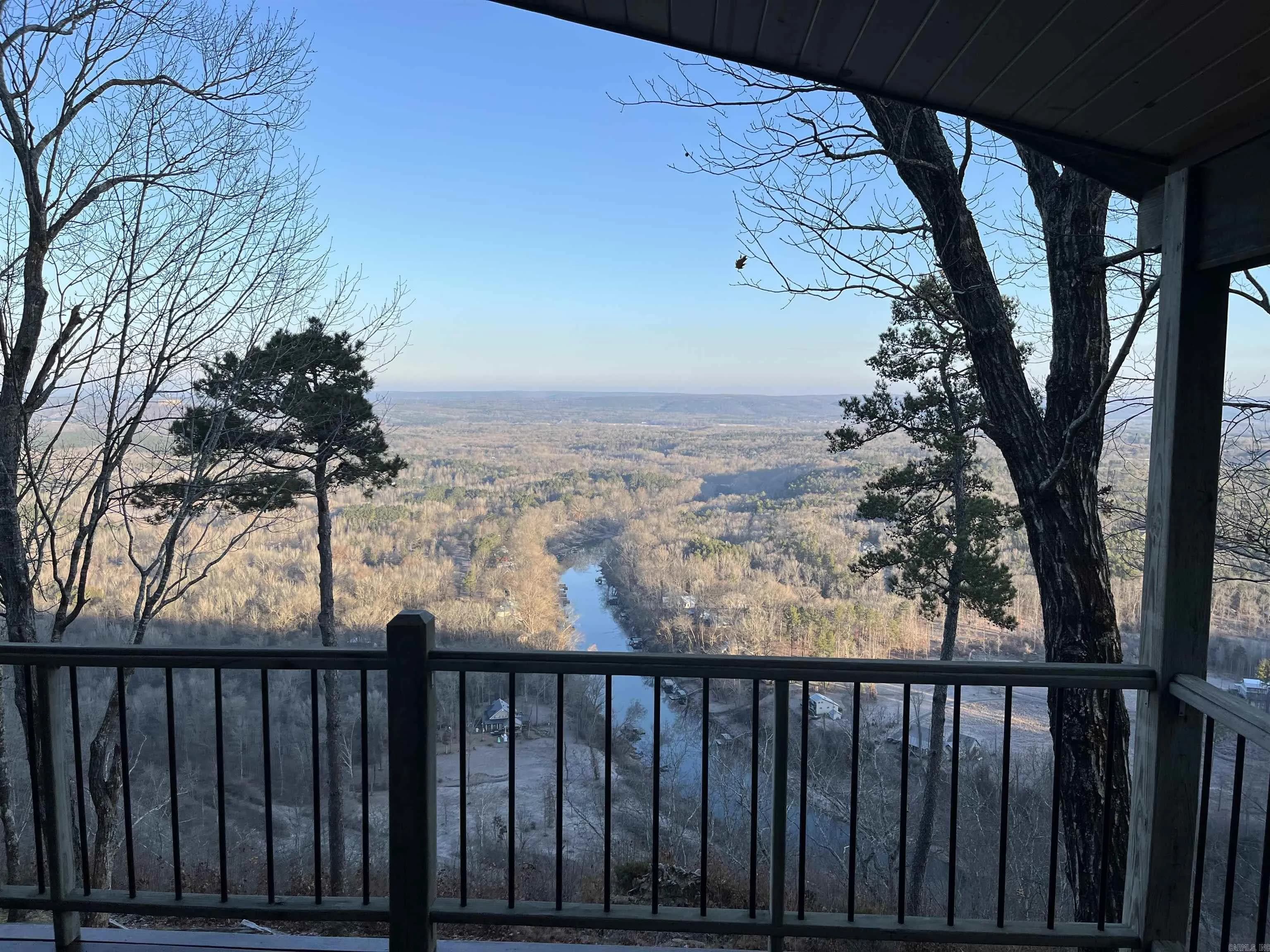 Property at 300  River bluff - Image 27