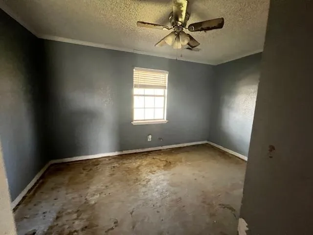 Property at 115 NE Dorothy street - Image 6