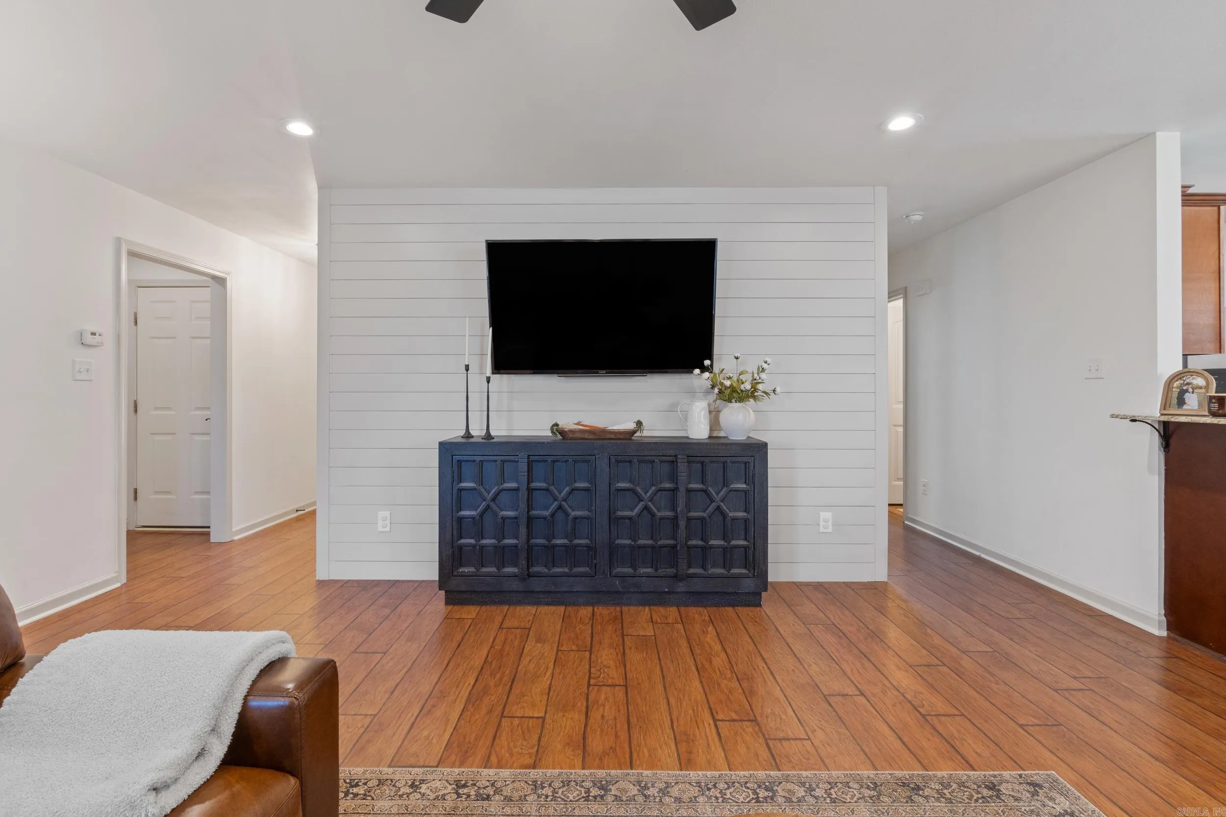 Property at 1318  Hunter wood - Image 6
