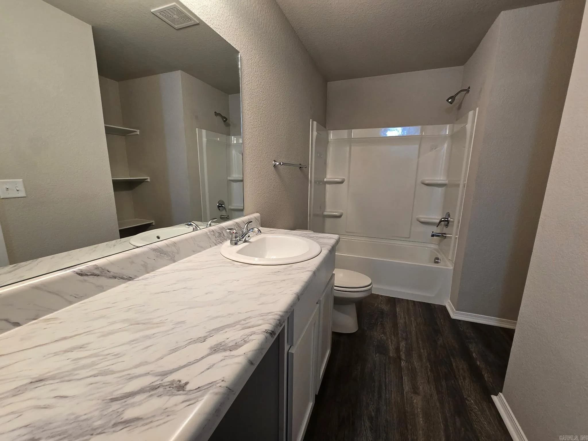 Property at 2097  Bentwood - Image 6