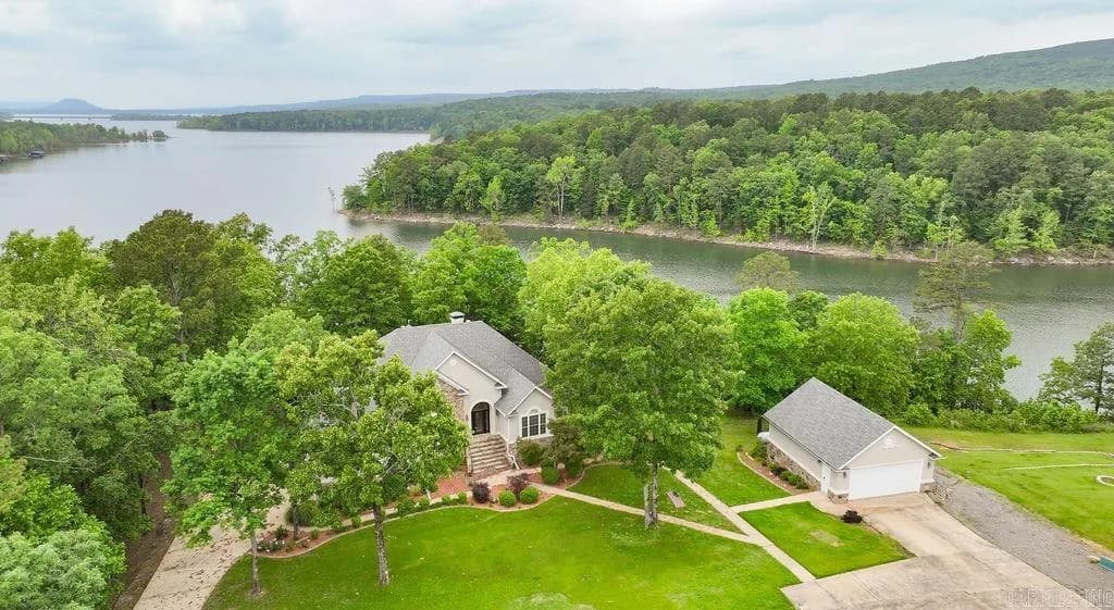 Property at 60  Pointe dr - Image 3