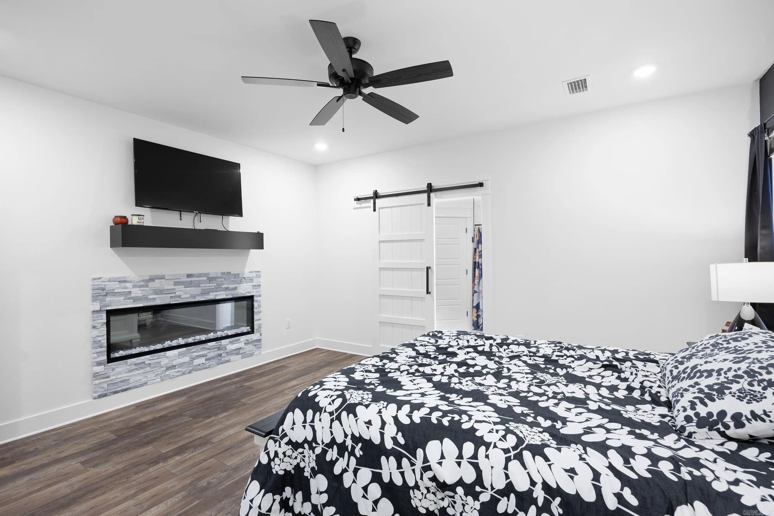 Property at 11  Gary - Image 19