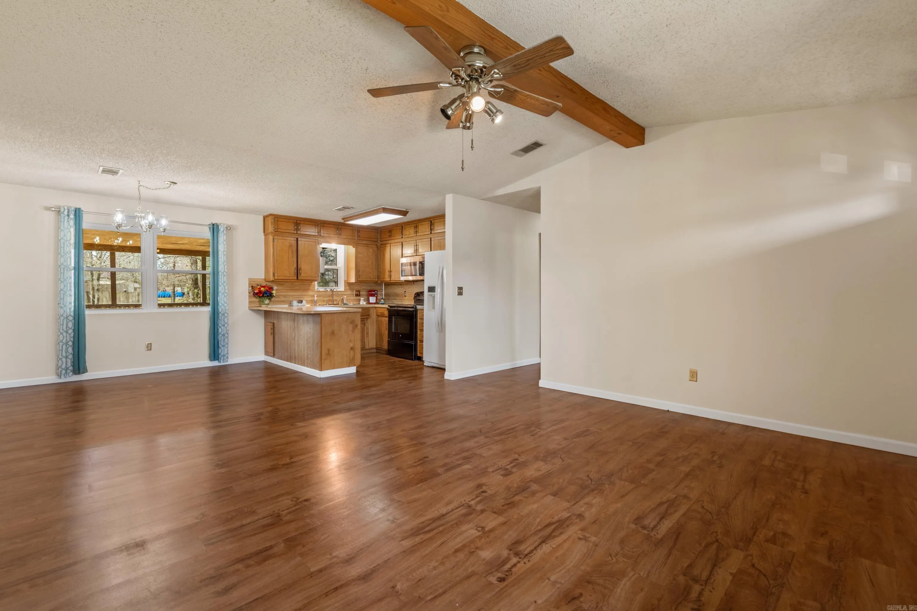Property at 151  Lionhart pl - Image 2